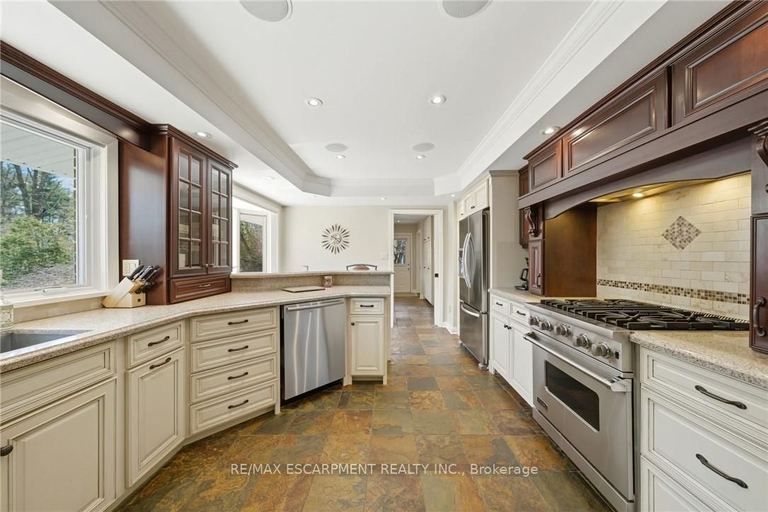 6 Summit Circle Property Photo 13