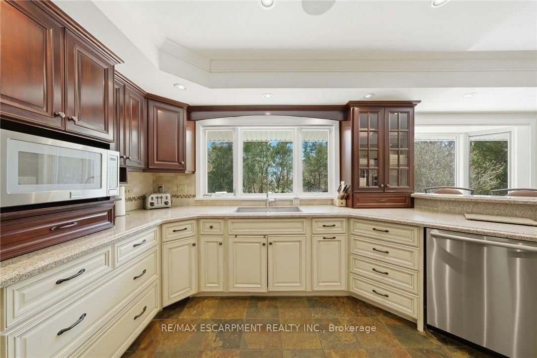 6 Summit Circle Property Photo 16