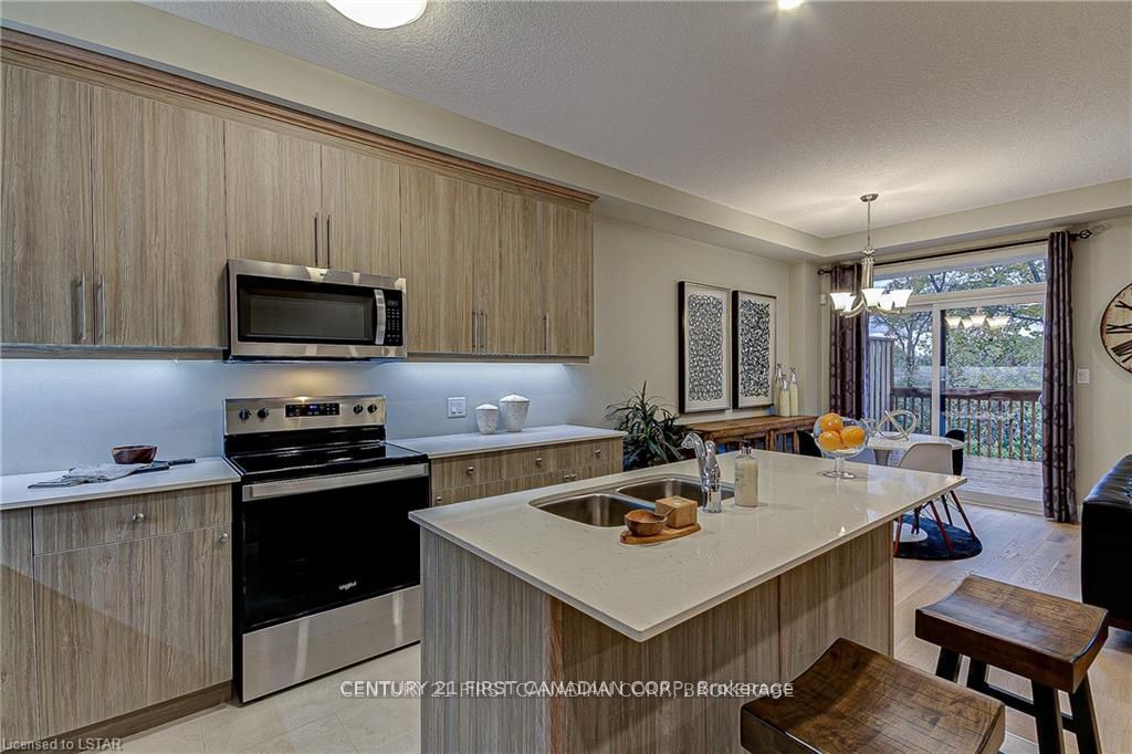 177 Edgevalley Road 88 Property Photo 13