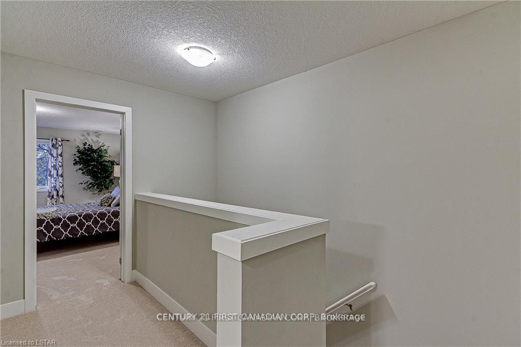177 Edgevalley Road 88 Property Photo 16