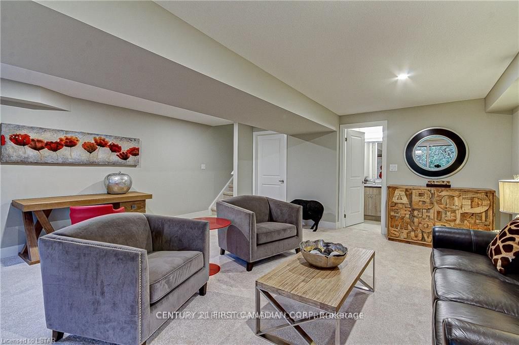 177 Edgevalley Road 88 Property Photo 29