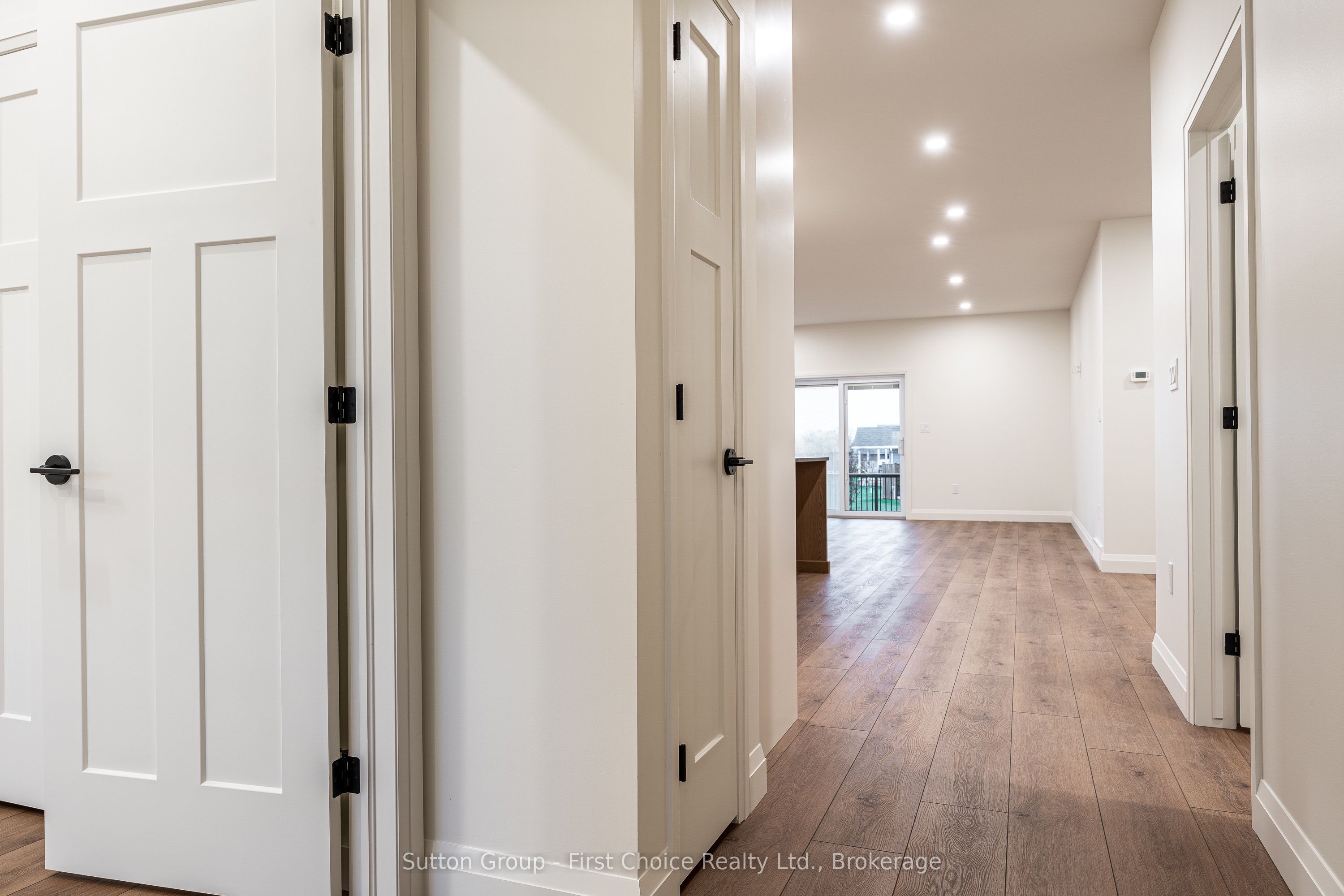 238 Henry Street Property Photo 5