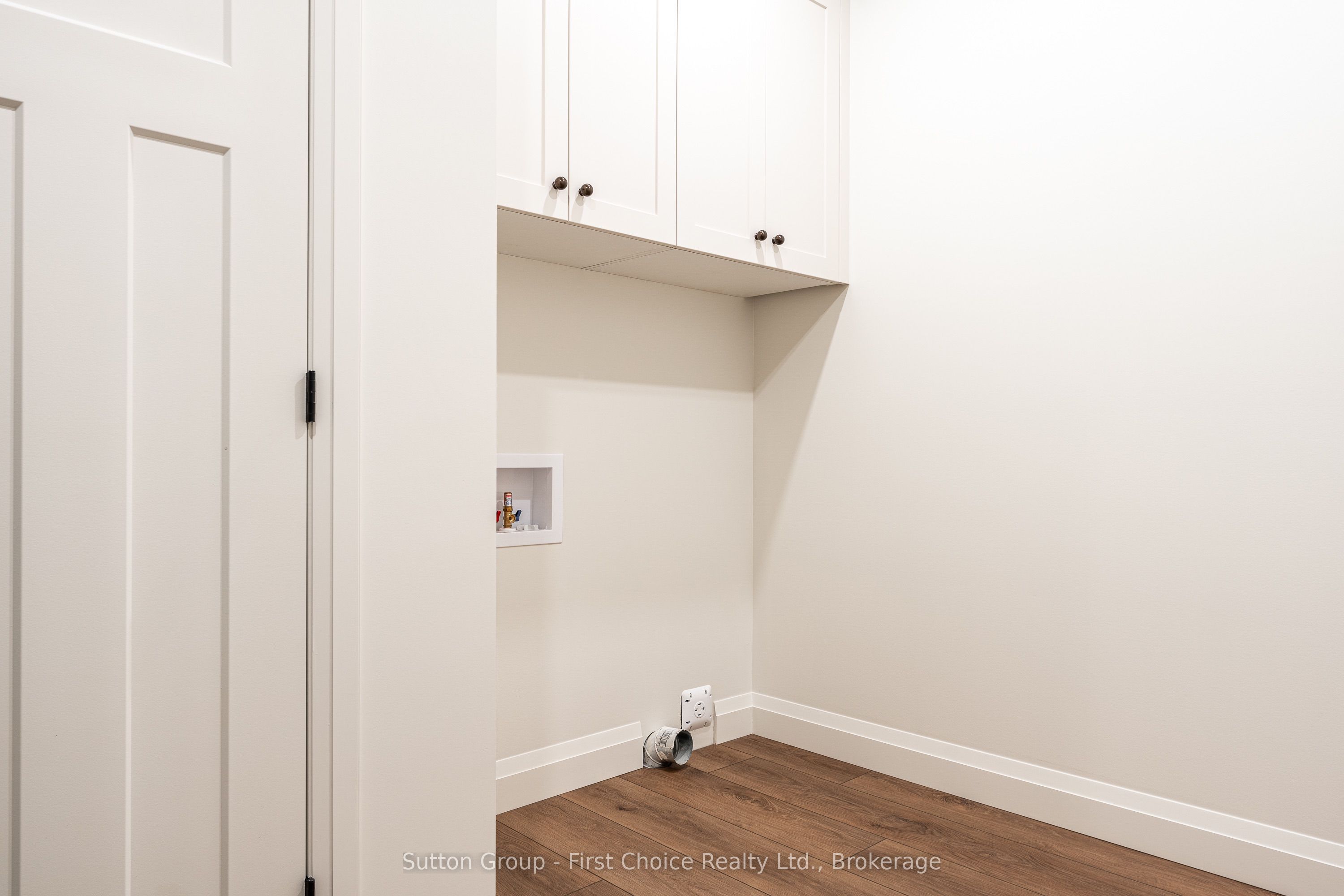 238 Henry Street Property Photo 6