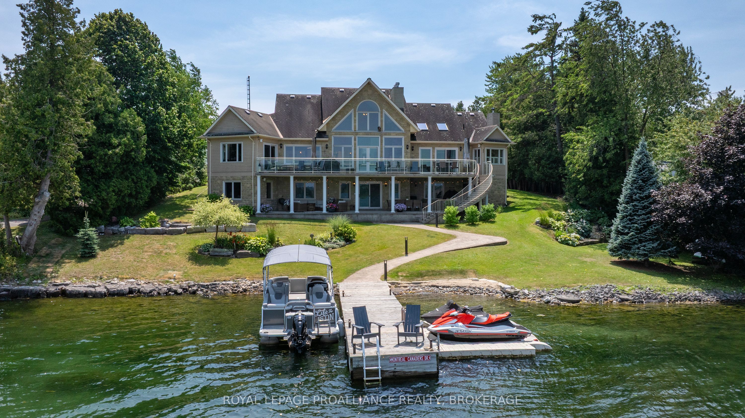31 Leavis Shores Property Photo 2