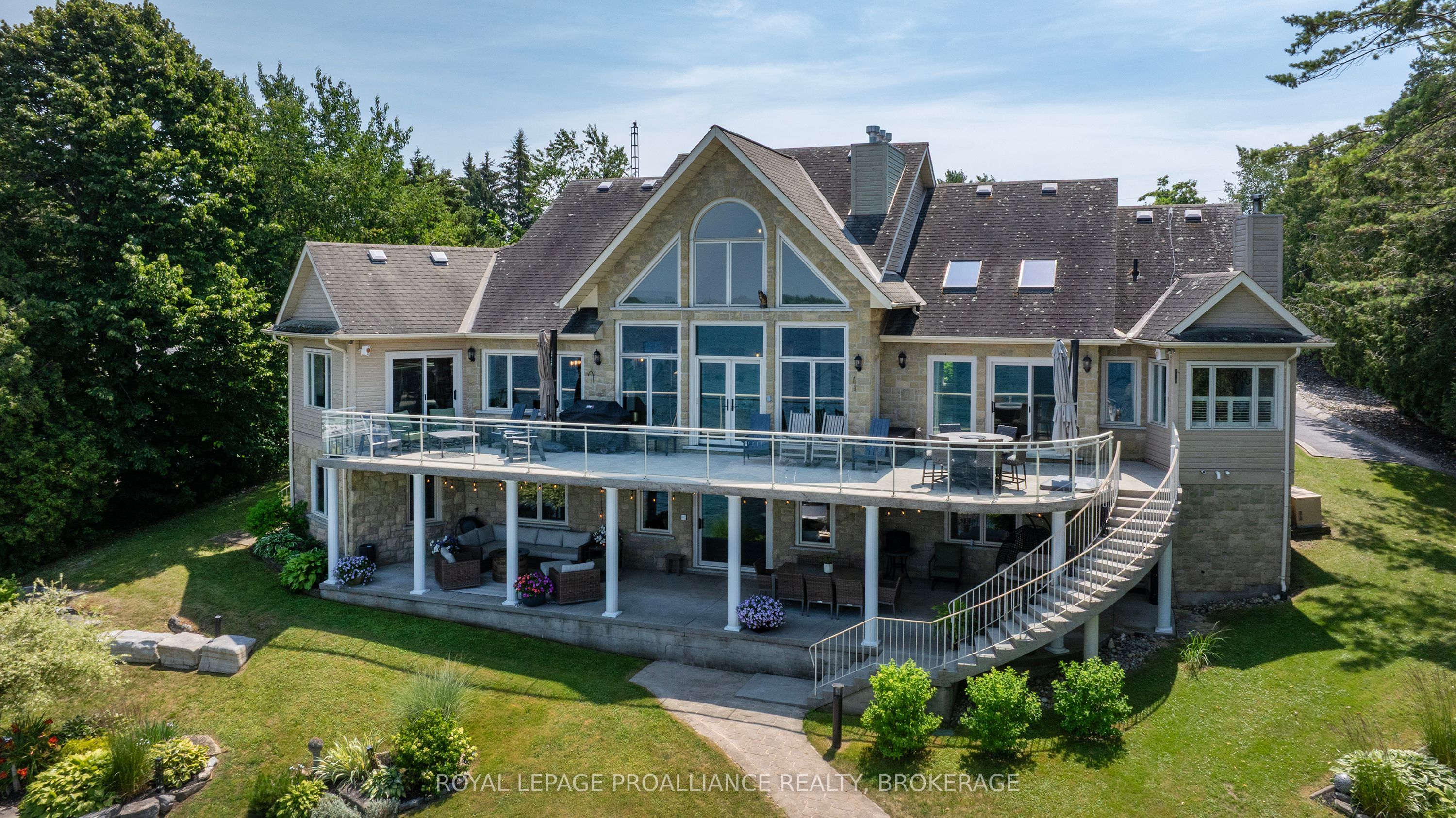 31 Leavis Shores Property Photo 3