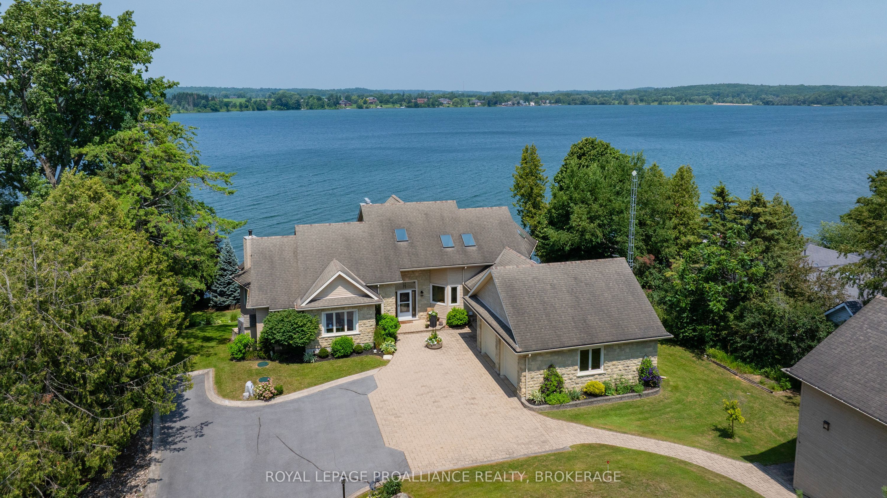 31 Leavis Shores Property Photo 4