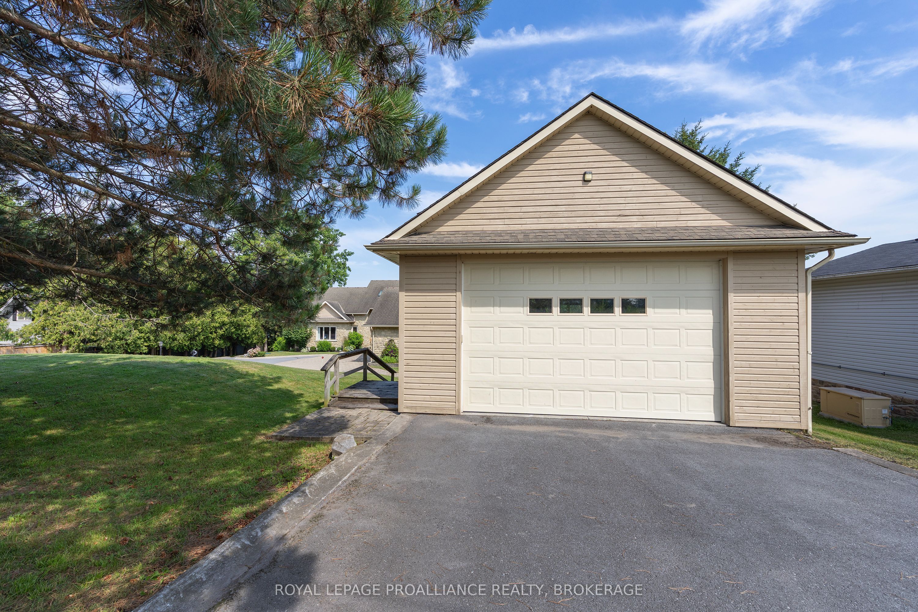 31 Leavis Shores Property Photo 7