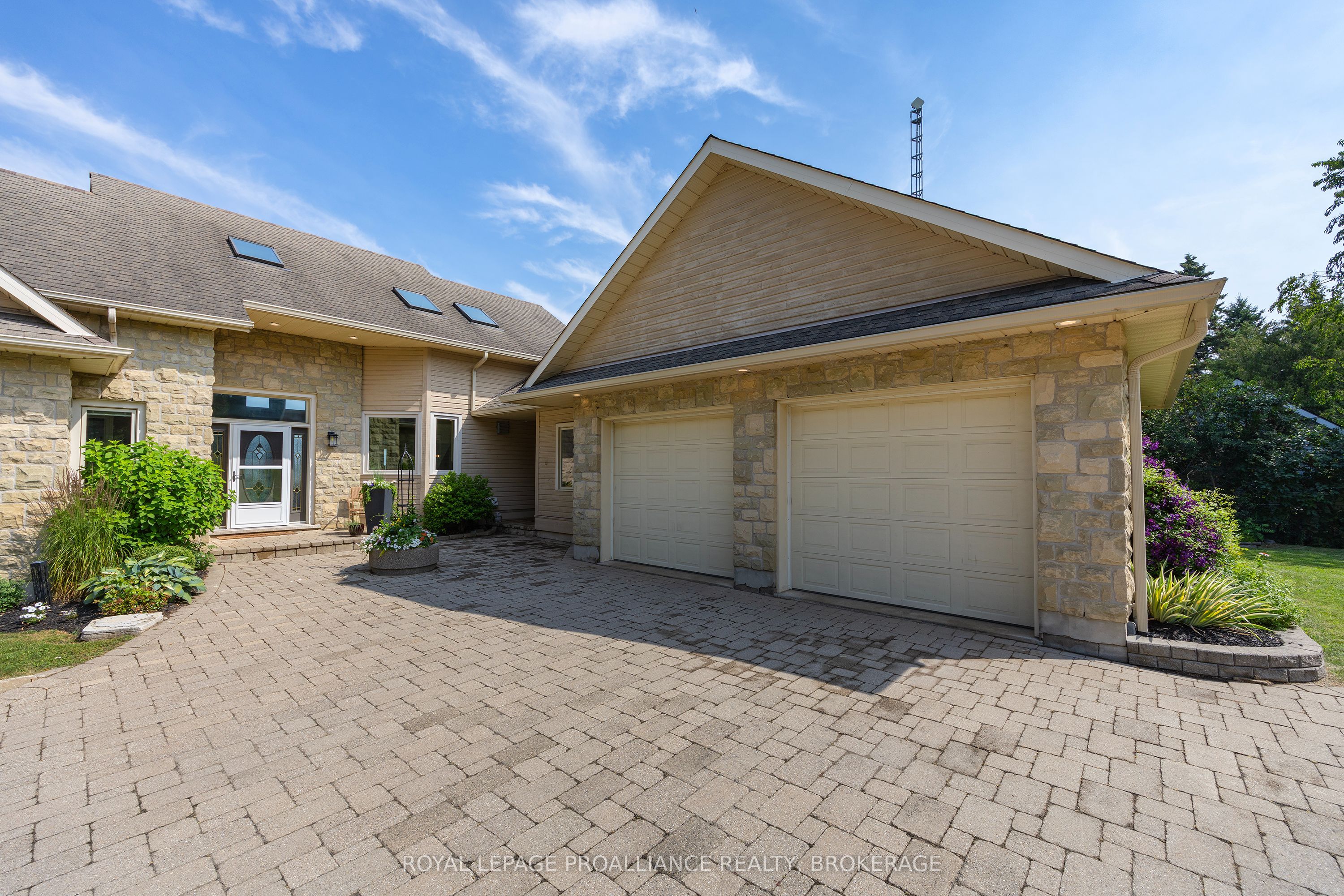 31 Leavis Shores Property Photo 9