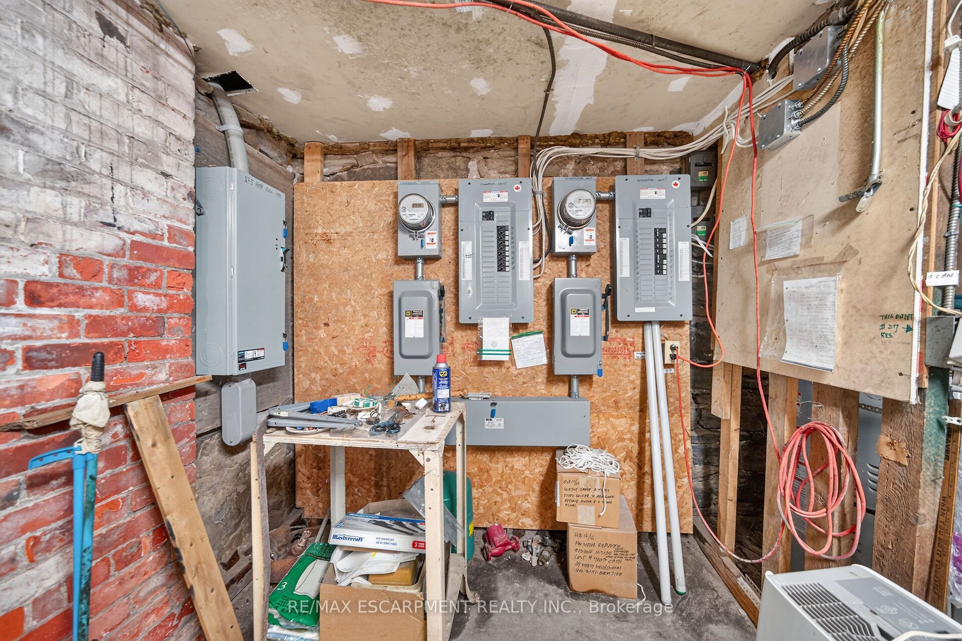 817 King Street E Property Photo 2