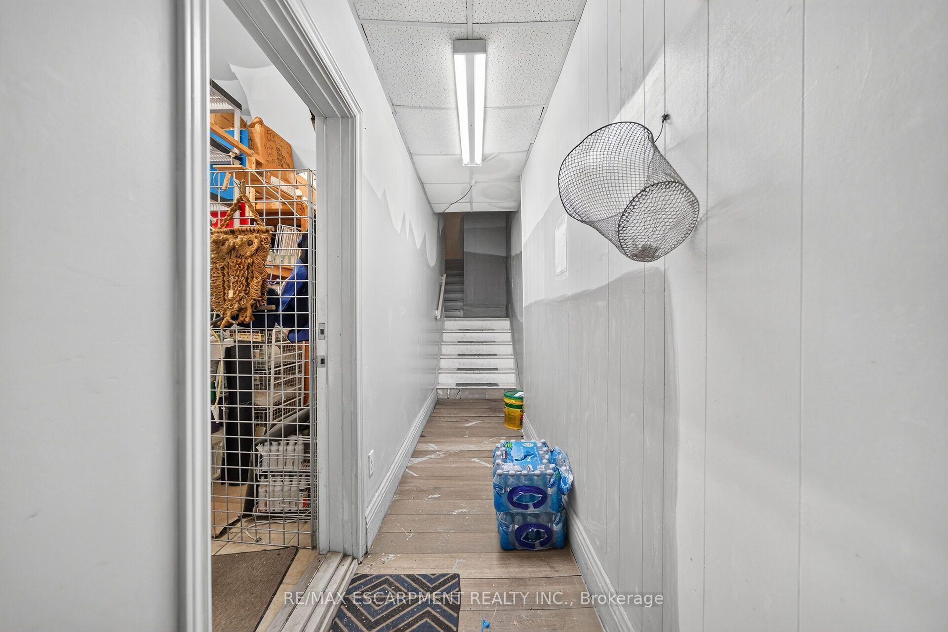 817 King Street E Property Photo 10