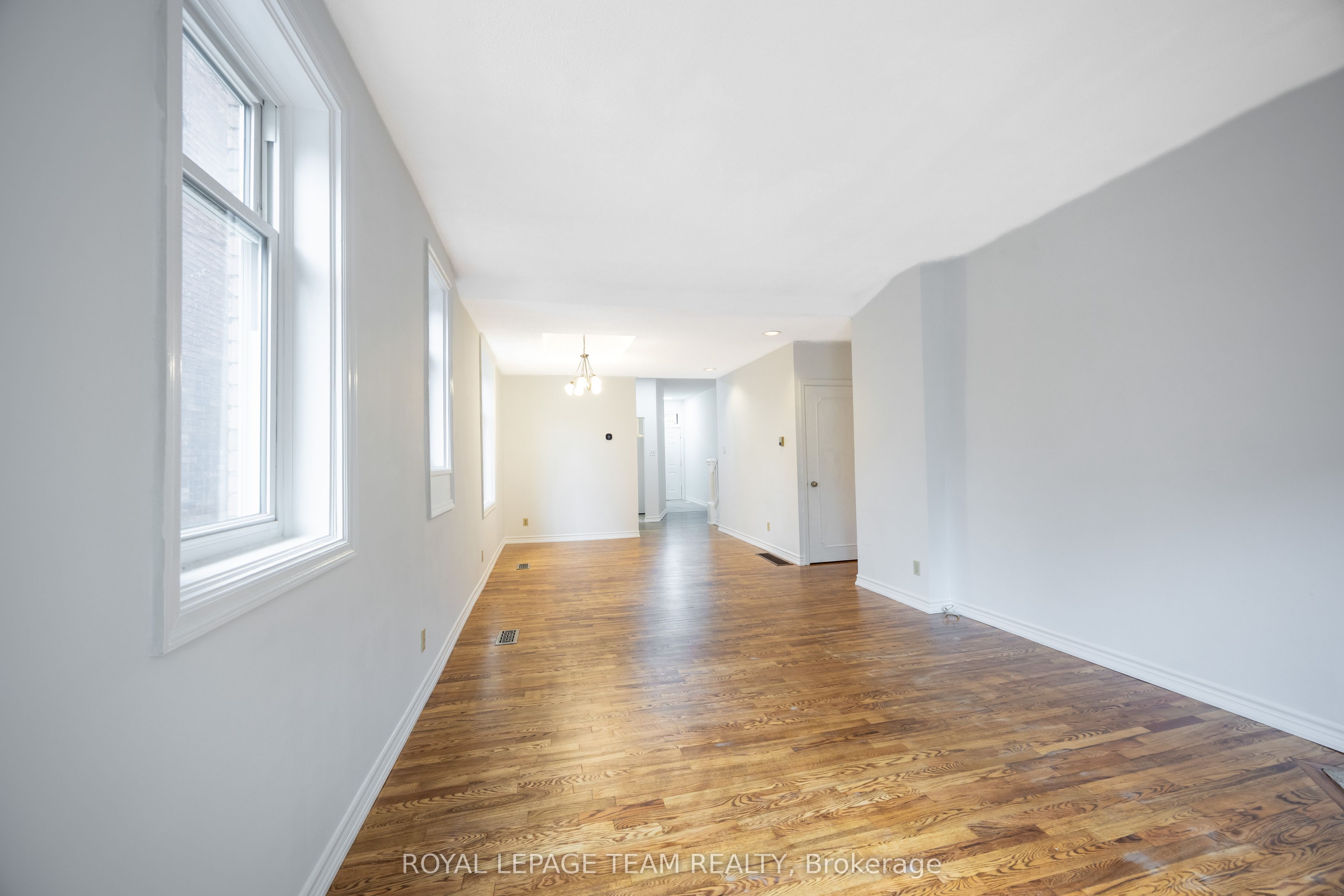 301 Somerset Street E Property Photo 20