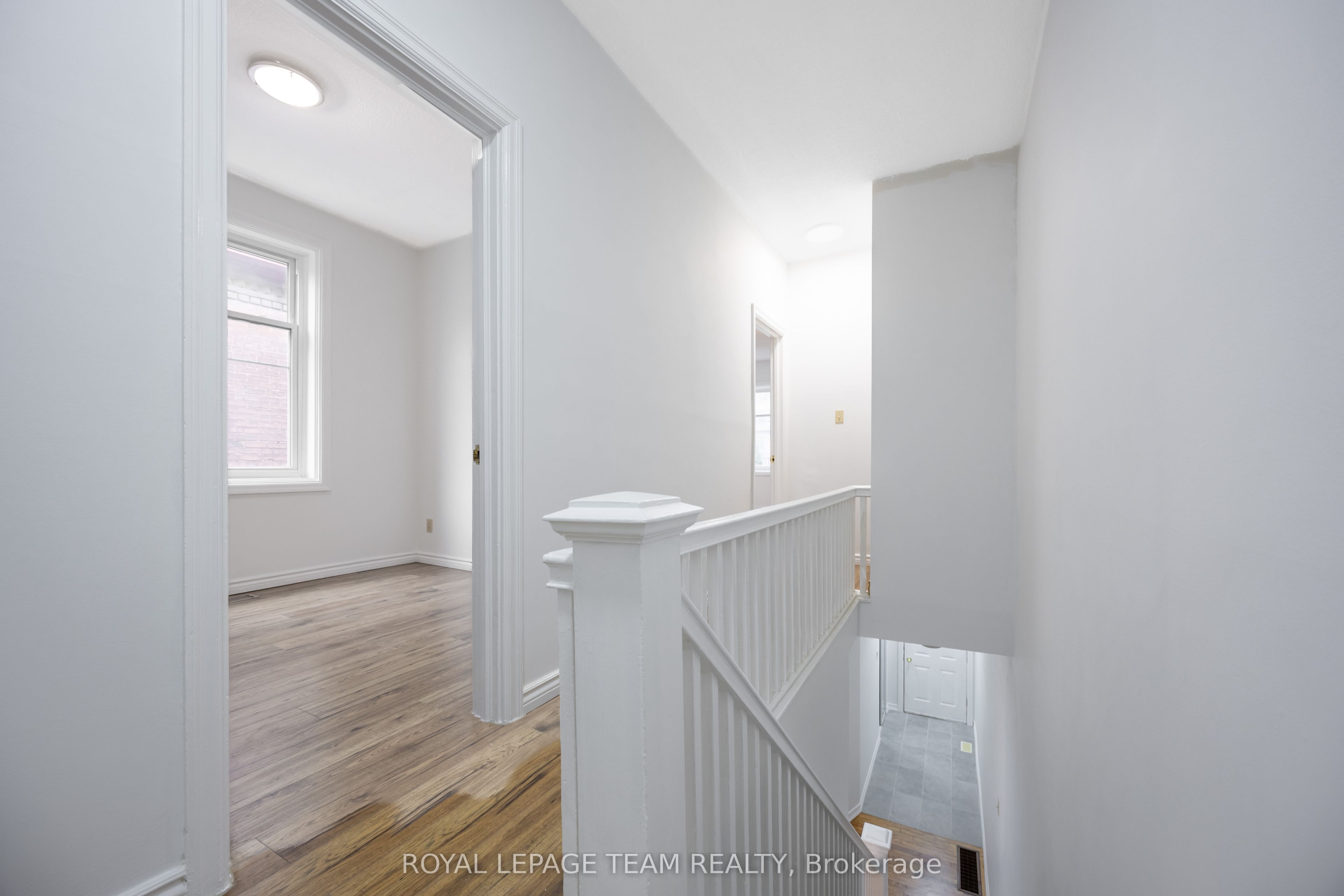 301 Somerset Street E Property Photo 23
