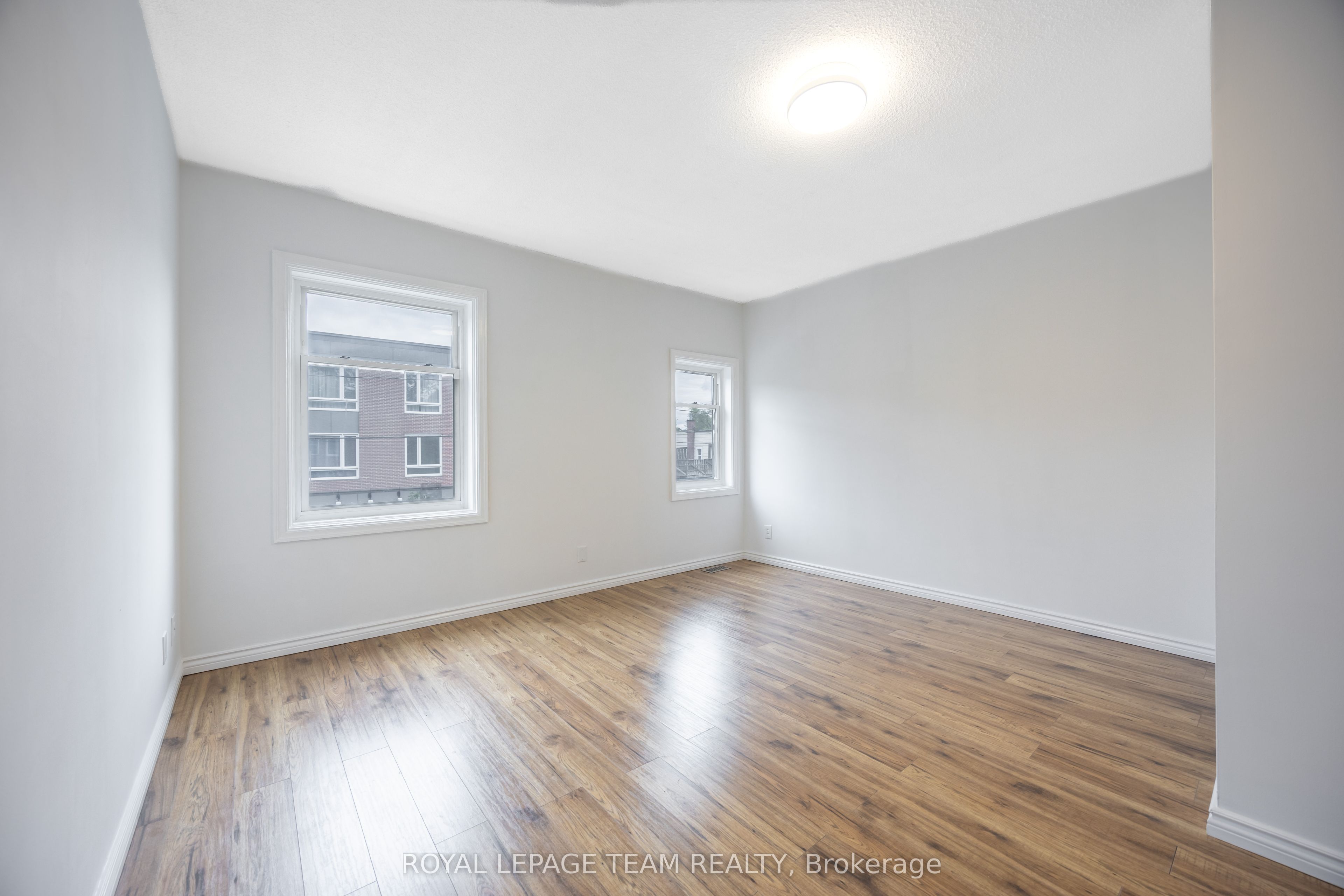 301 Somerset Street E Property Photo 27