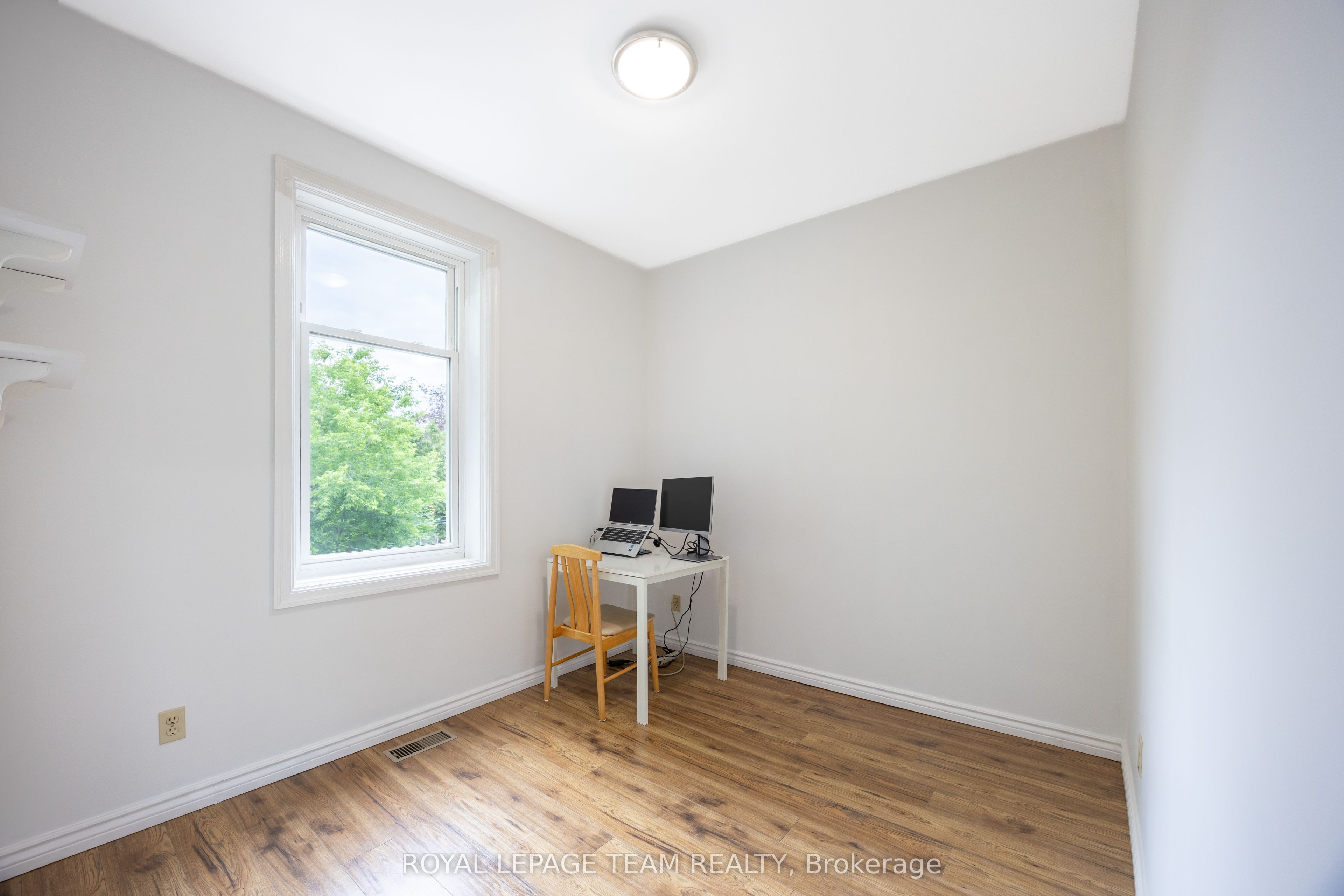 301 Somerset Street E Property Photo 35