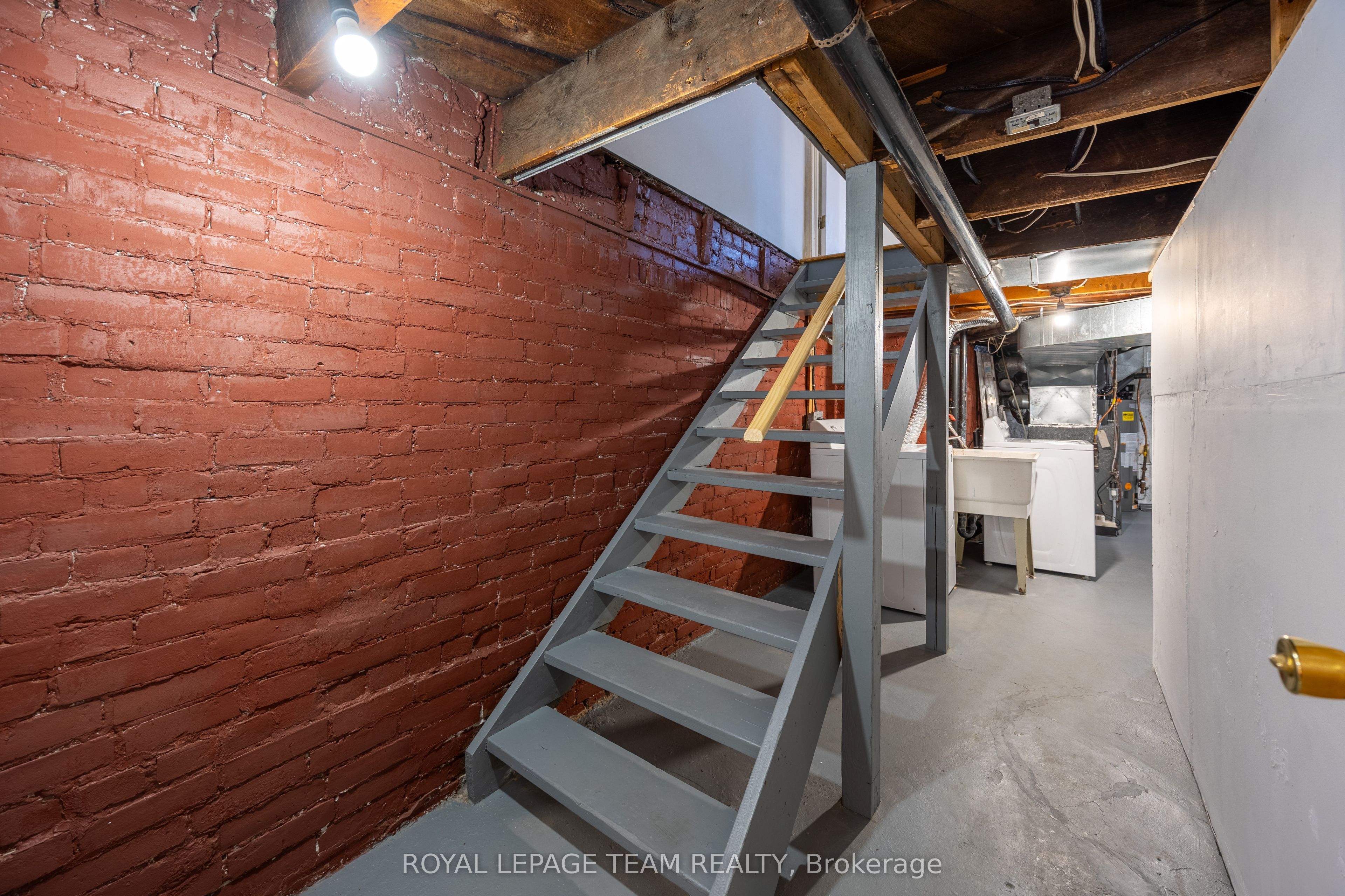 301 Somerset Street E Property Photo 43