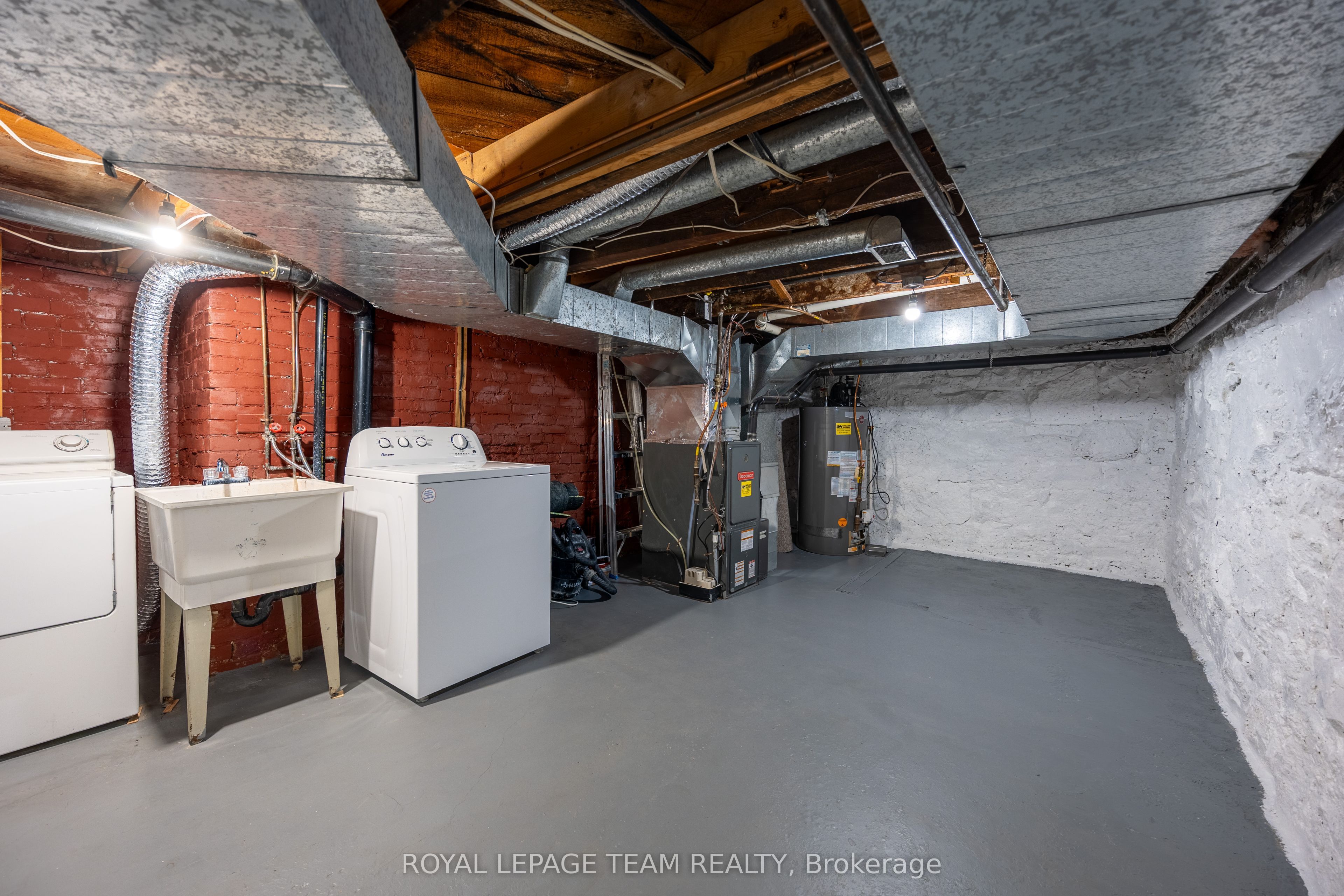 301 Somerset Street E Property Photo 45