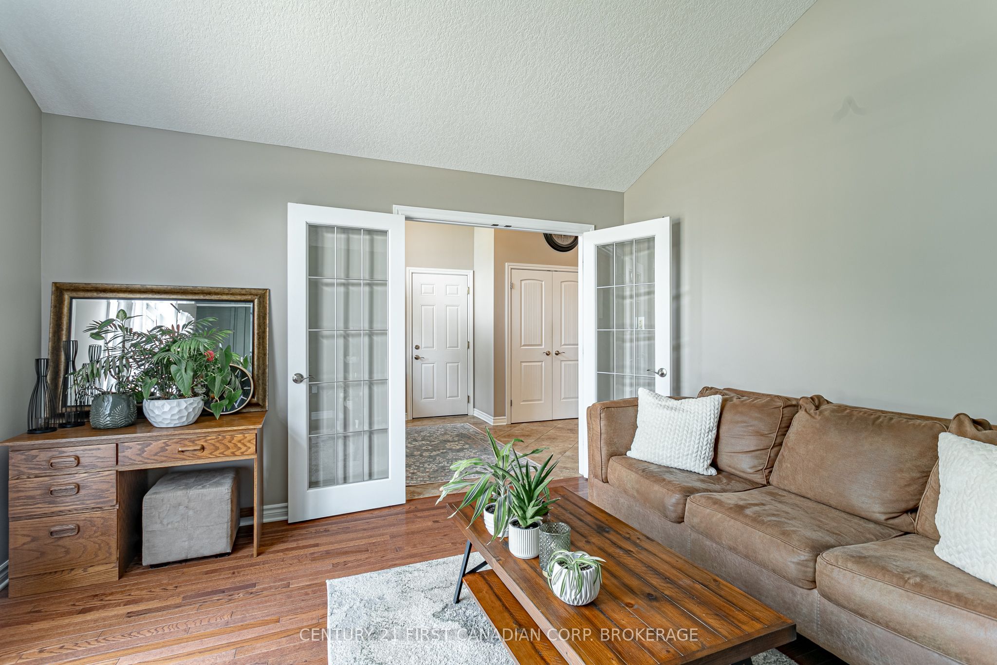 270 Boyd Boulevard Property Photo 7