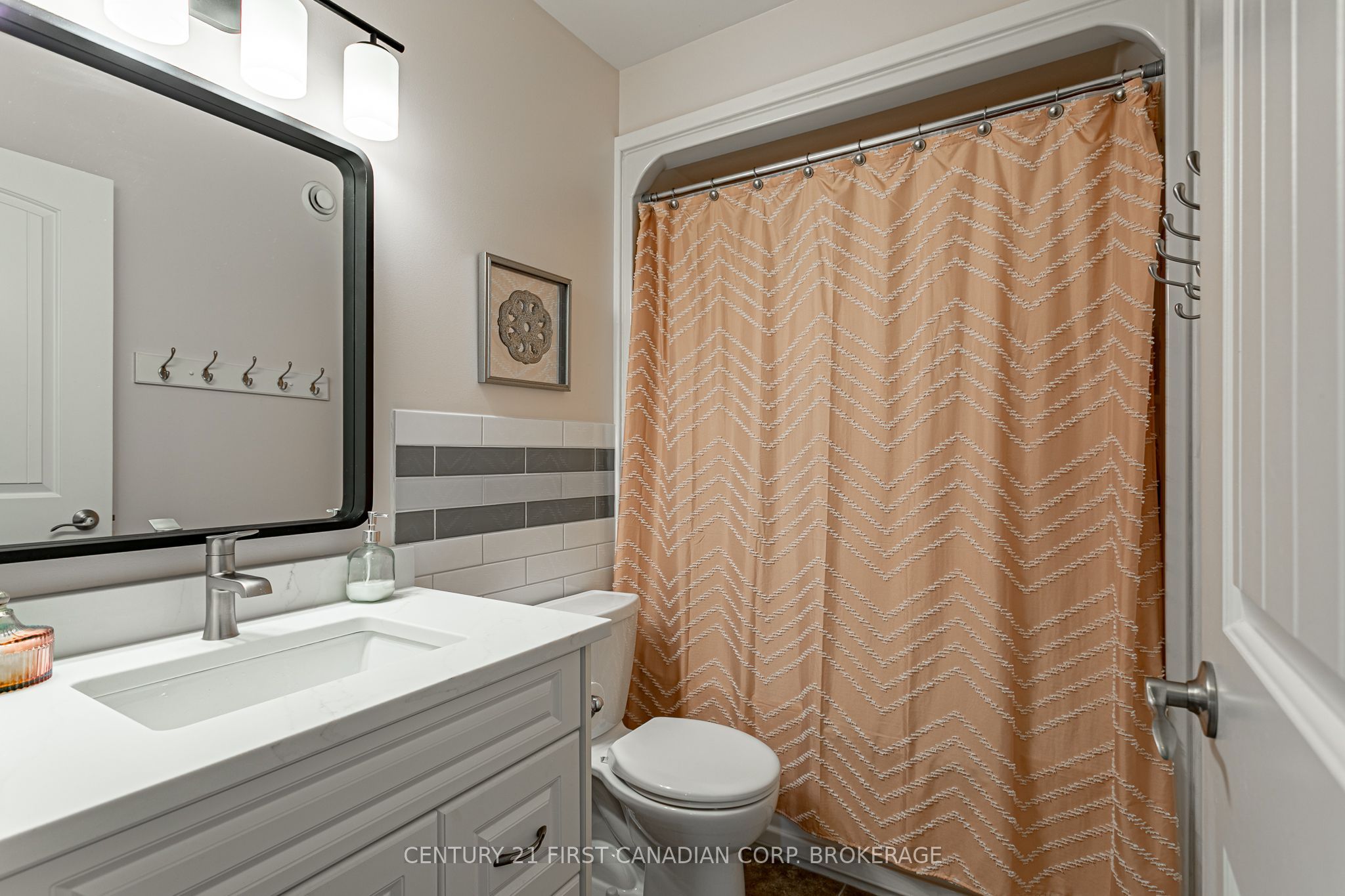 270 Boyd Boulevard Property Photo 17