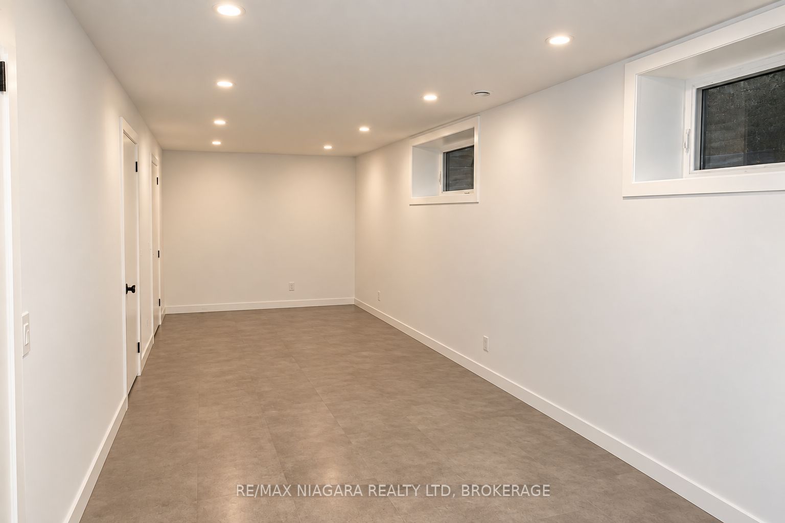 1 Timber Lane Property Photo 16