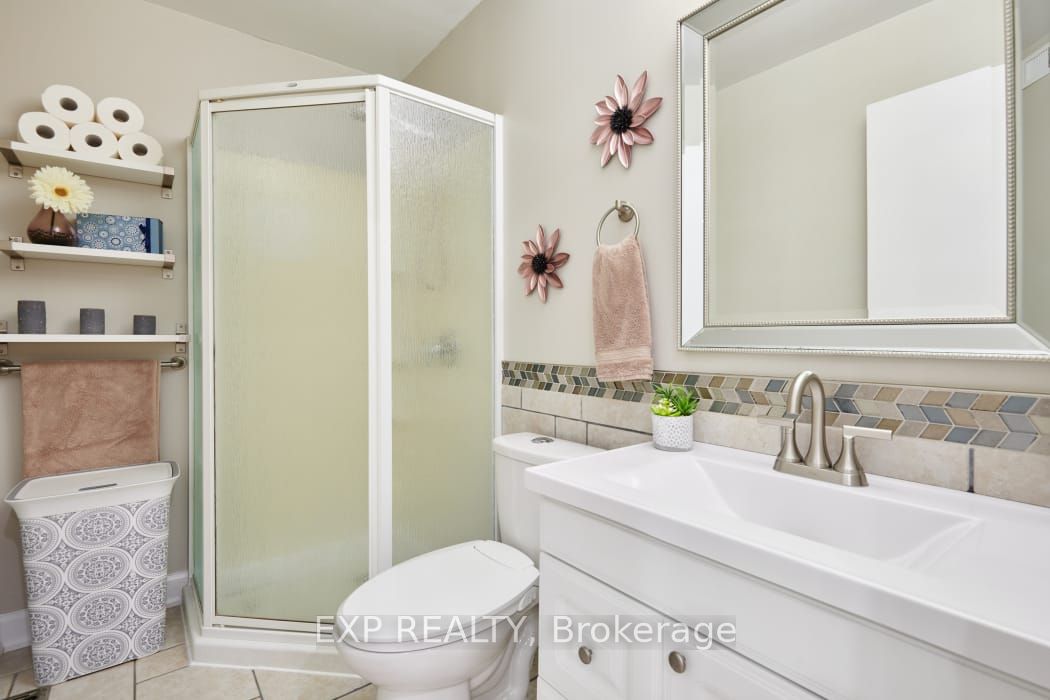 138 Acklam Terrace Property Photo 17