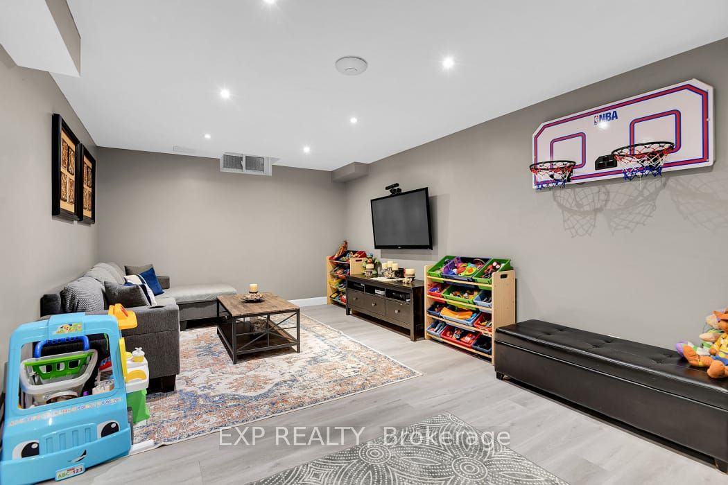 138 Acklam Terrace Property Photo 25