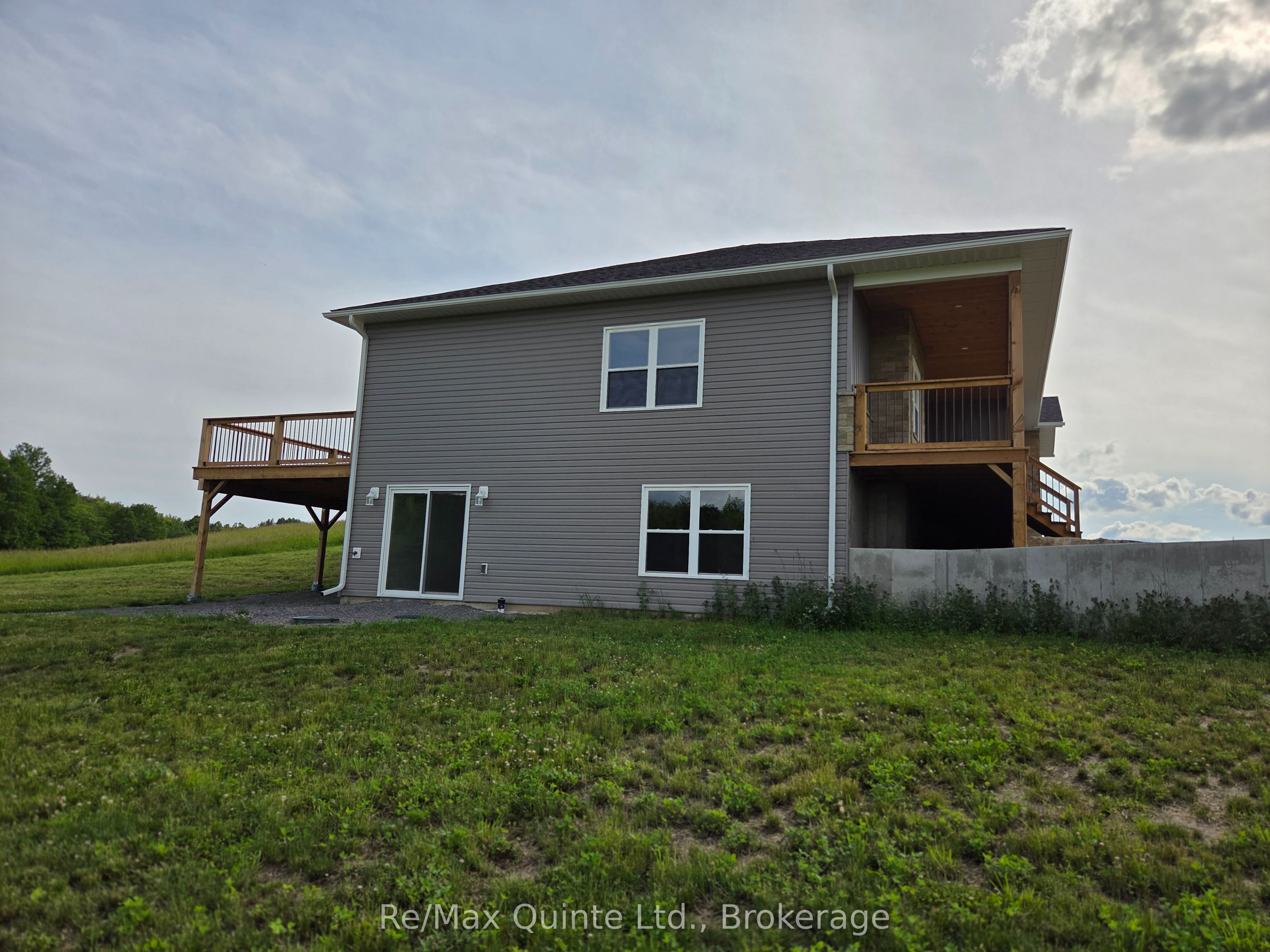 202 Windmill Road Property Photo 3