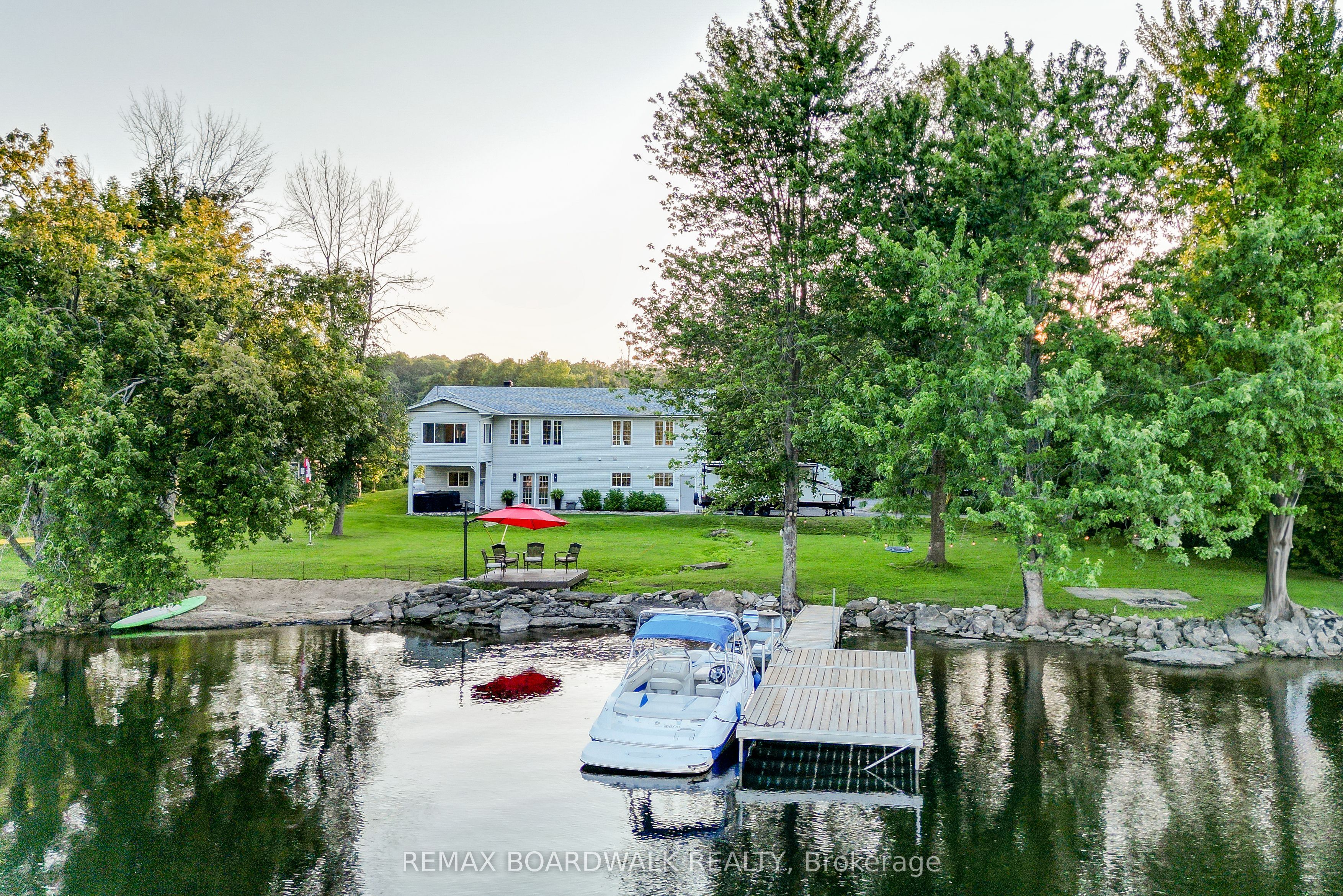 100 Mcculloughs Landing Property Photo 1