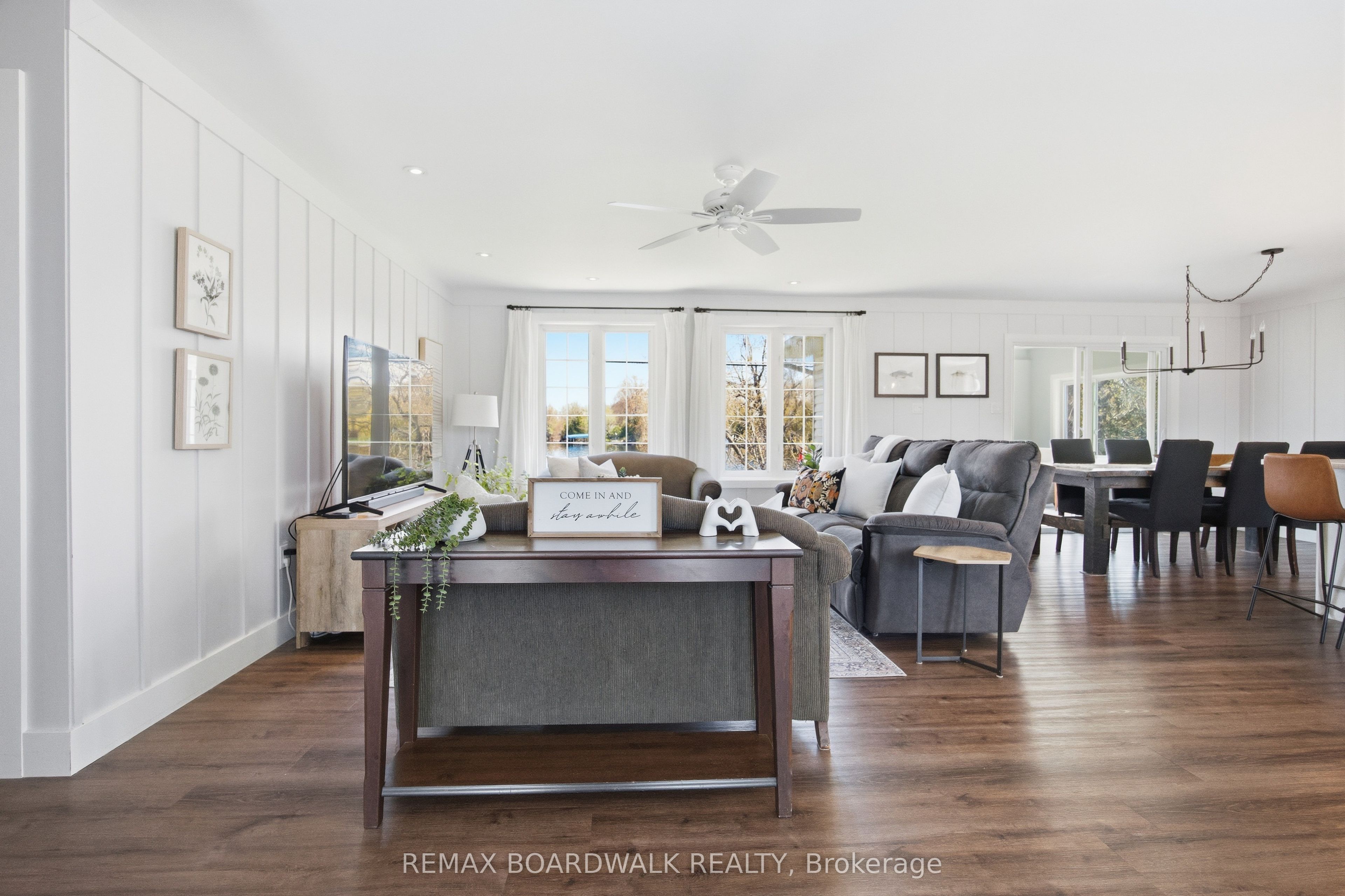 100 Mcculloughs Landing Property Photo 4