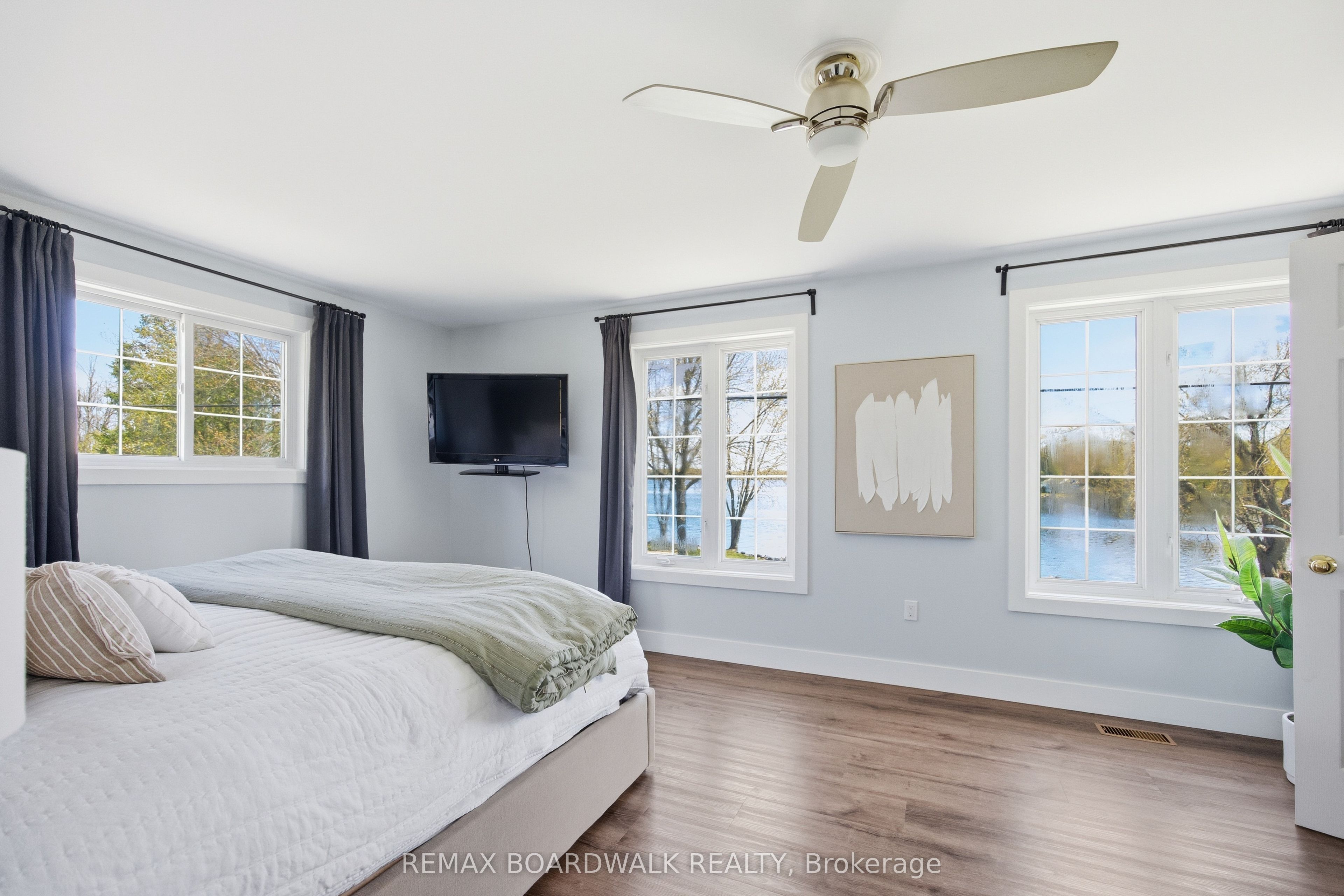 100 Mcculloughs Landing Property Photo 18