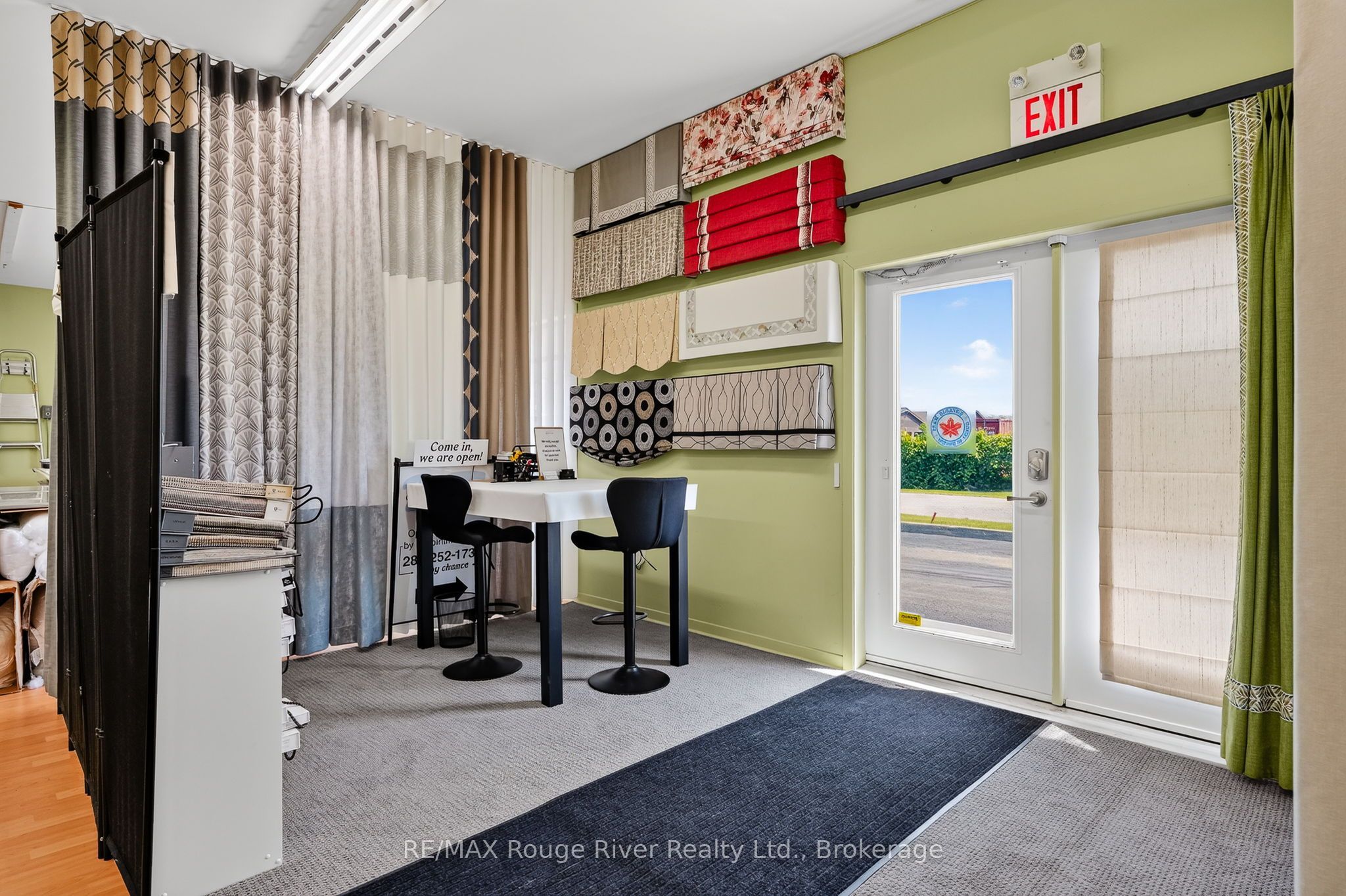 66 Elgin Street W Property Photo 3