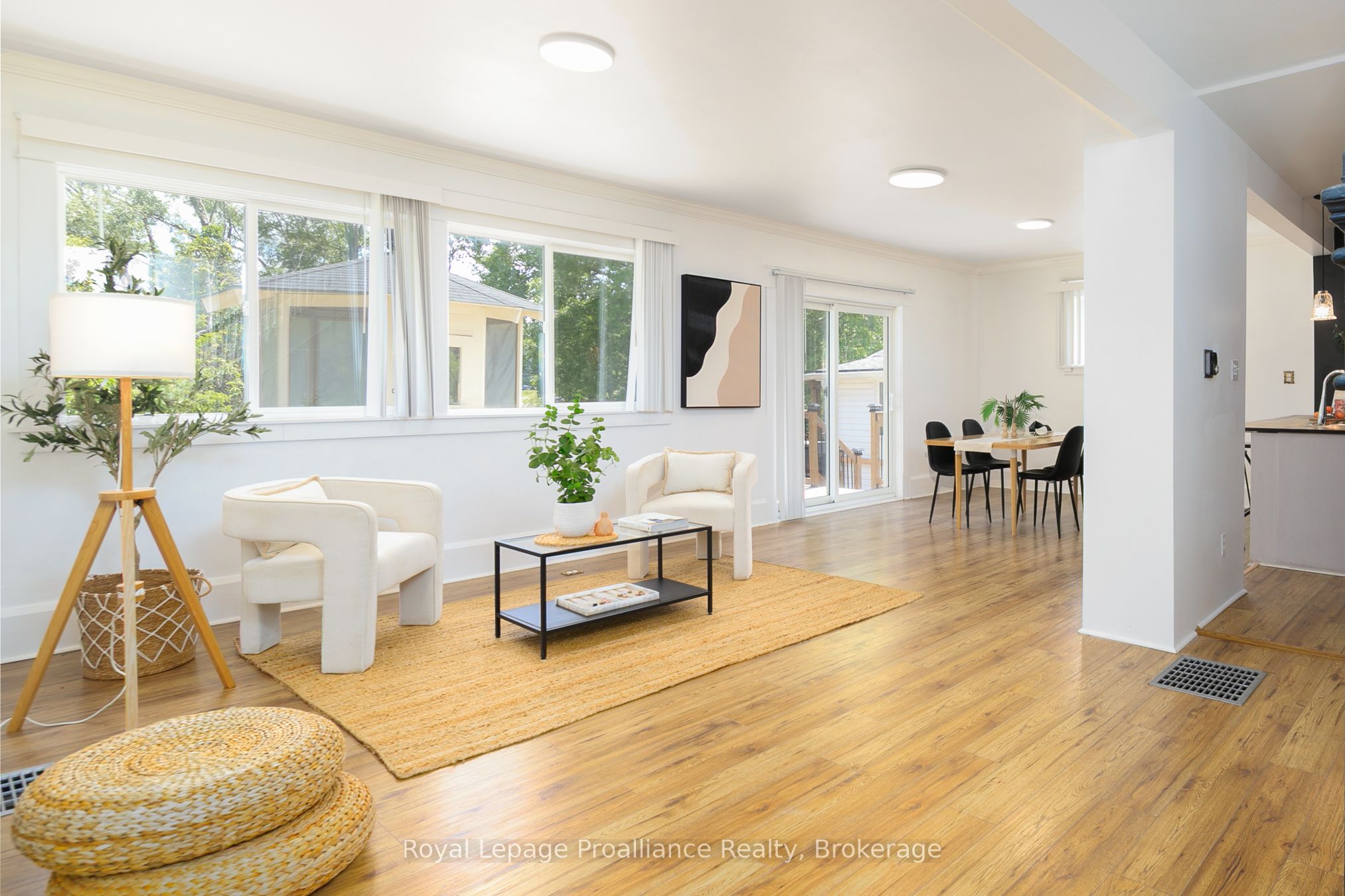 83 Moira Street E Property Photo 3