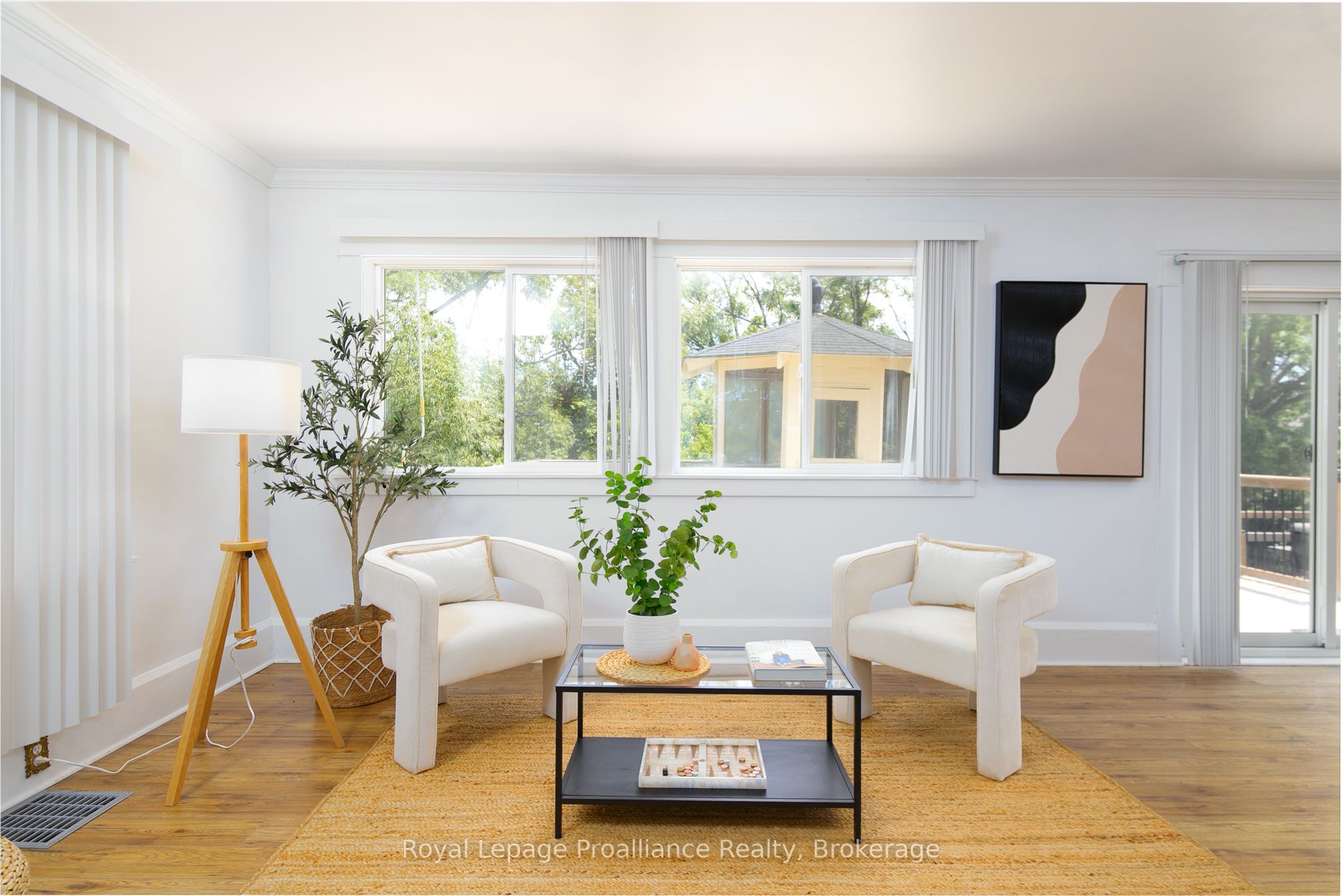 83 Moira Street E Property Photo 4