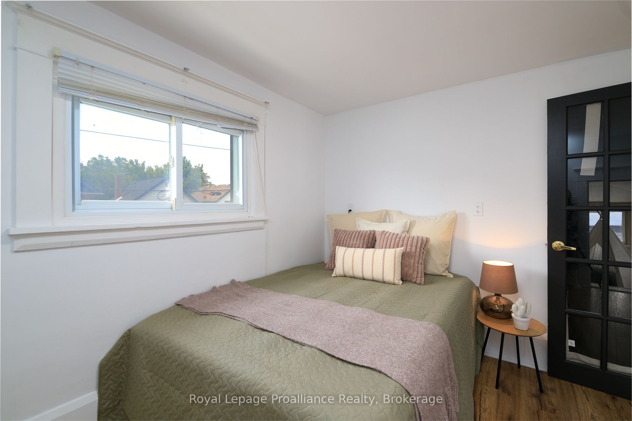 83 Moira Street E Property Photo 18