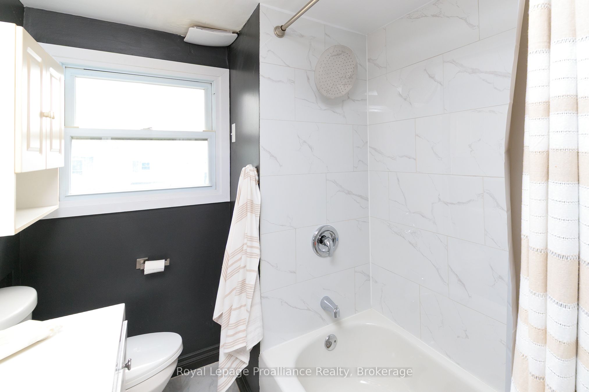 83 Moira Street E Property Photo 22