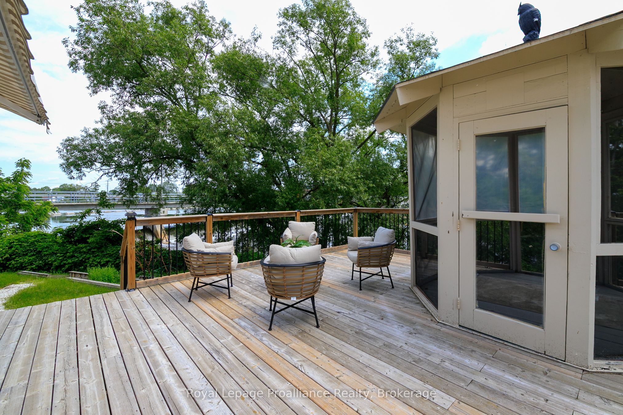 83 Moira Street E Property Photo 23