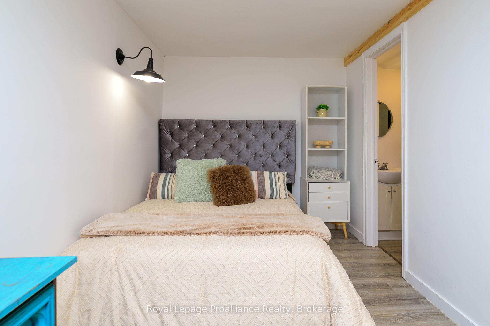 83 Moira Street E Property Photo 29