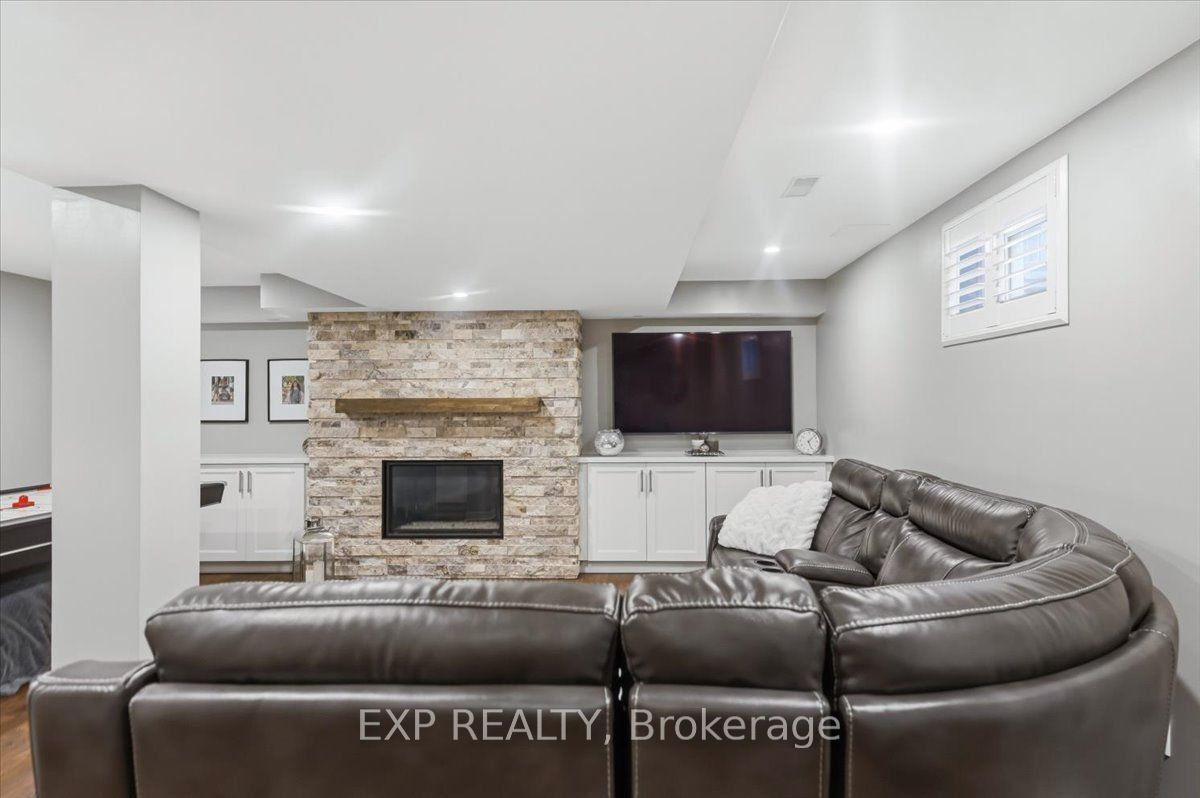 6063 Fausta Boulevard Property Photo 28