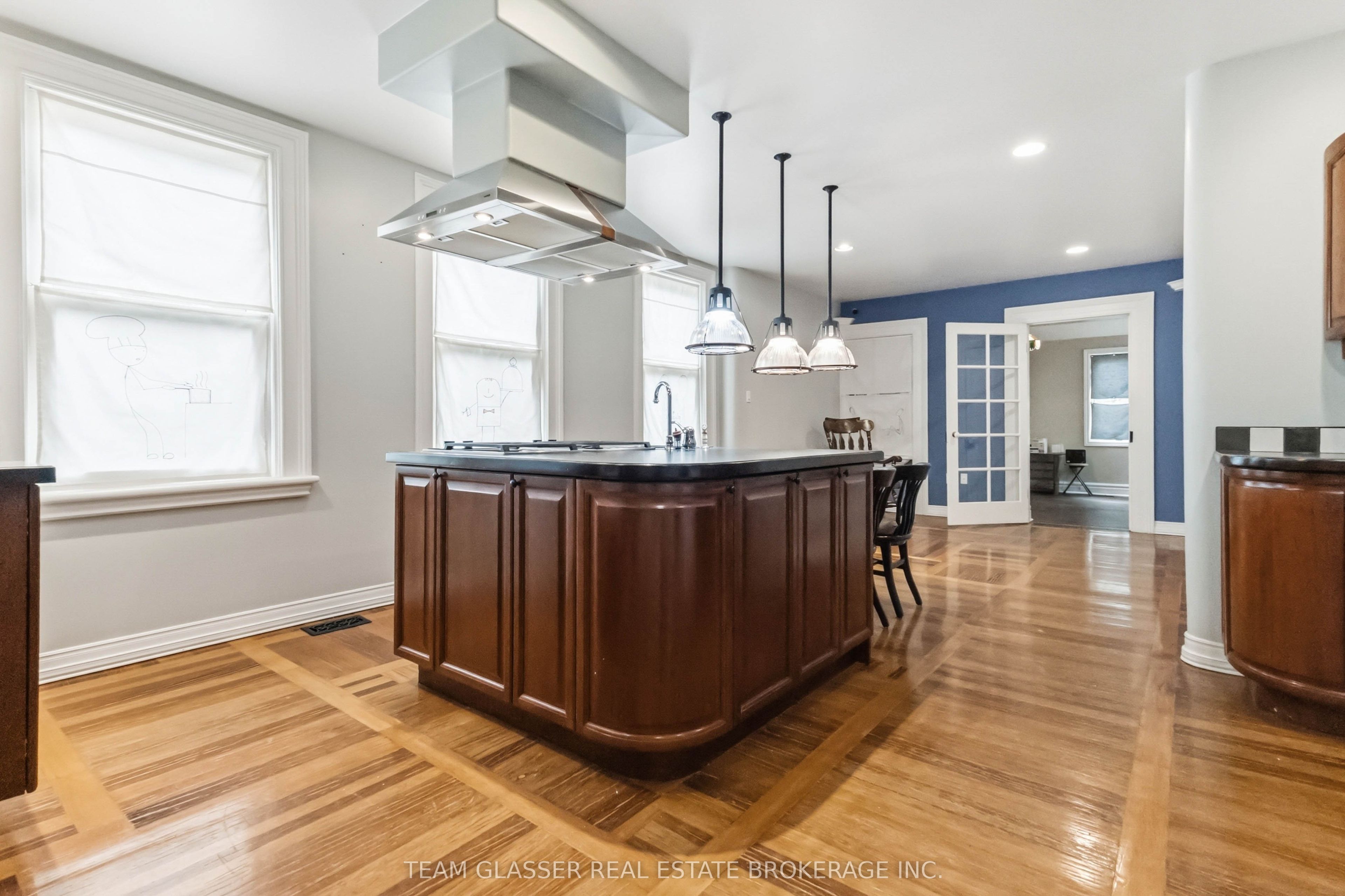 510 Dufferin Avenue Property Photo 14