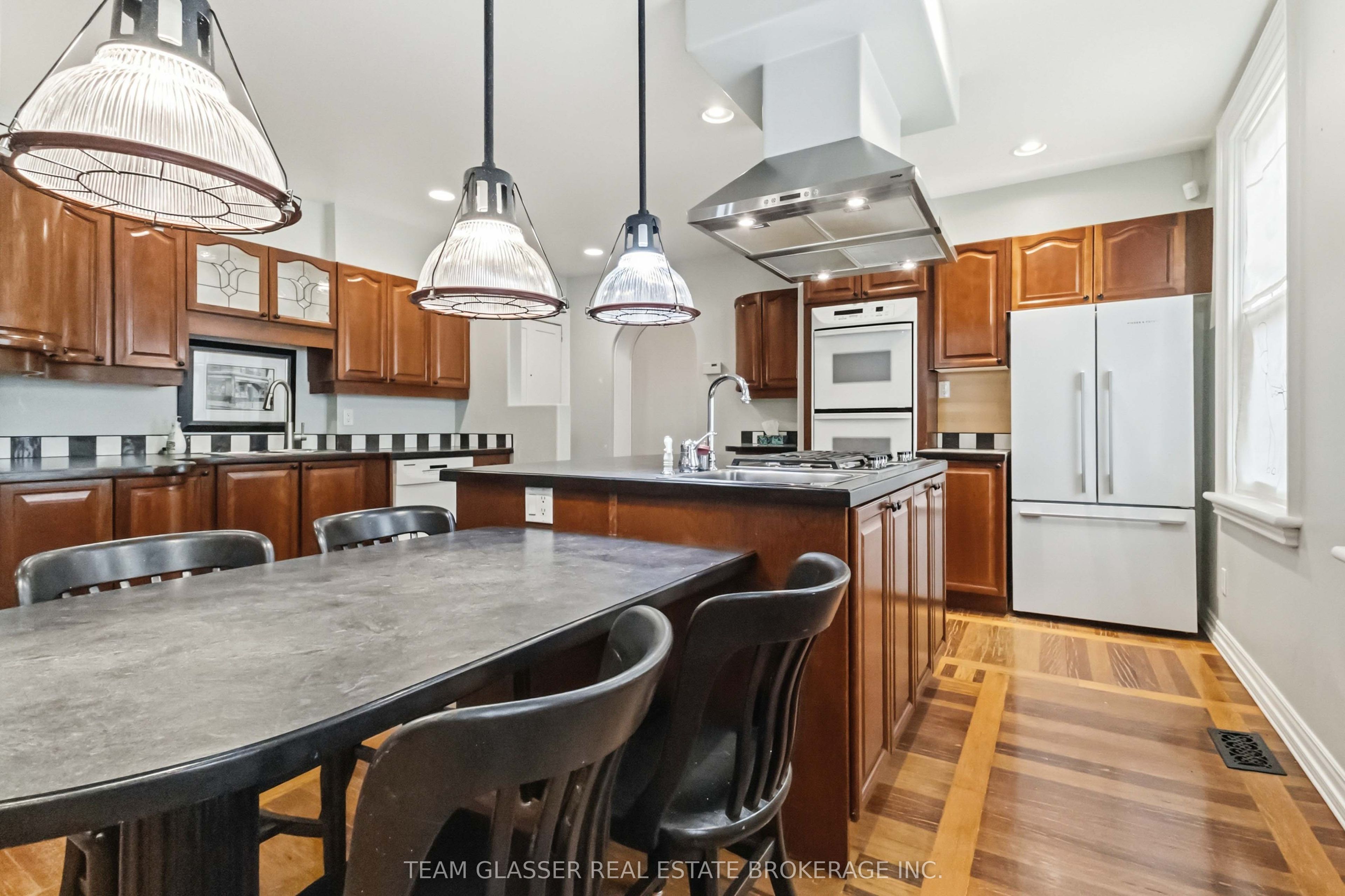 510 Dufferin Avenue Property Photo 17