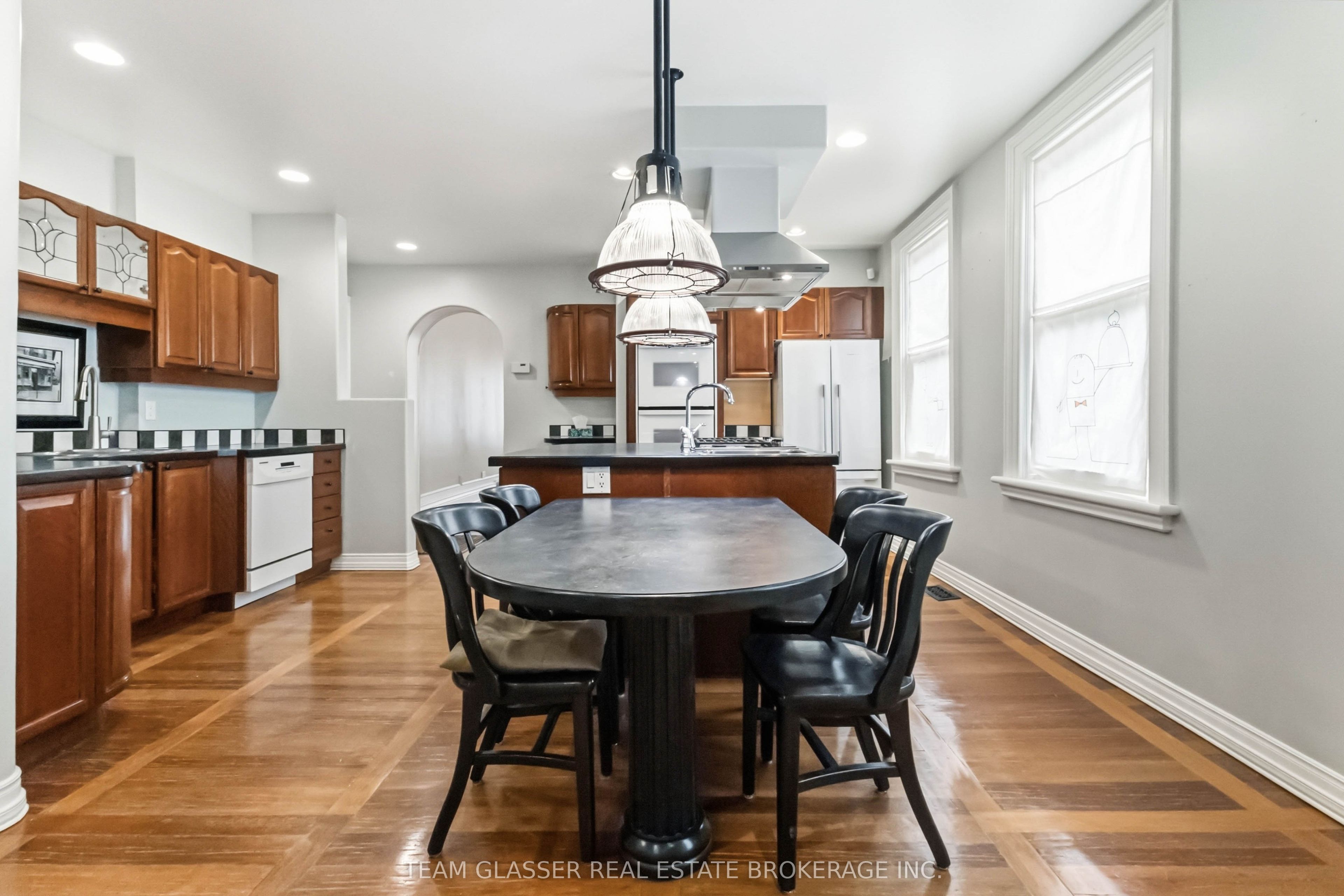 510 Dufferin Avenue Property Photo 19