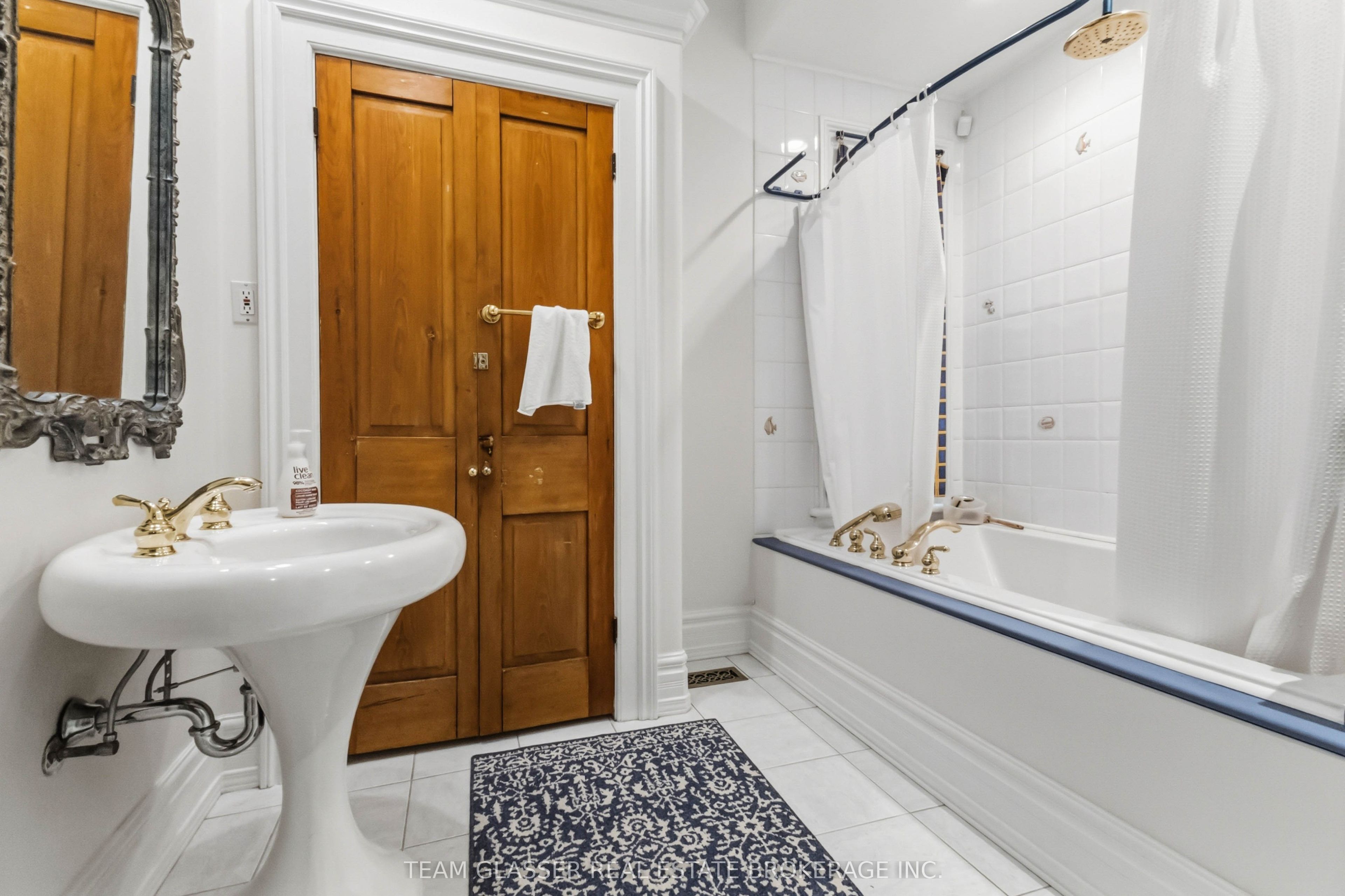 510 Dufferin Avenue Property Photo 29