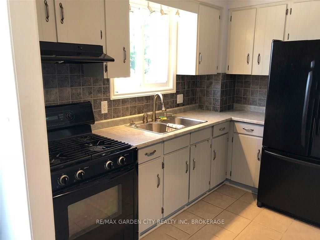 29 St. Hilda's Court Property Photo 6