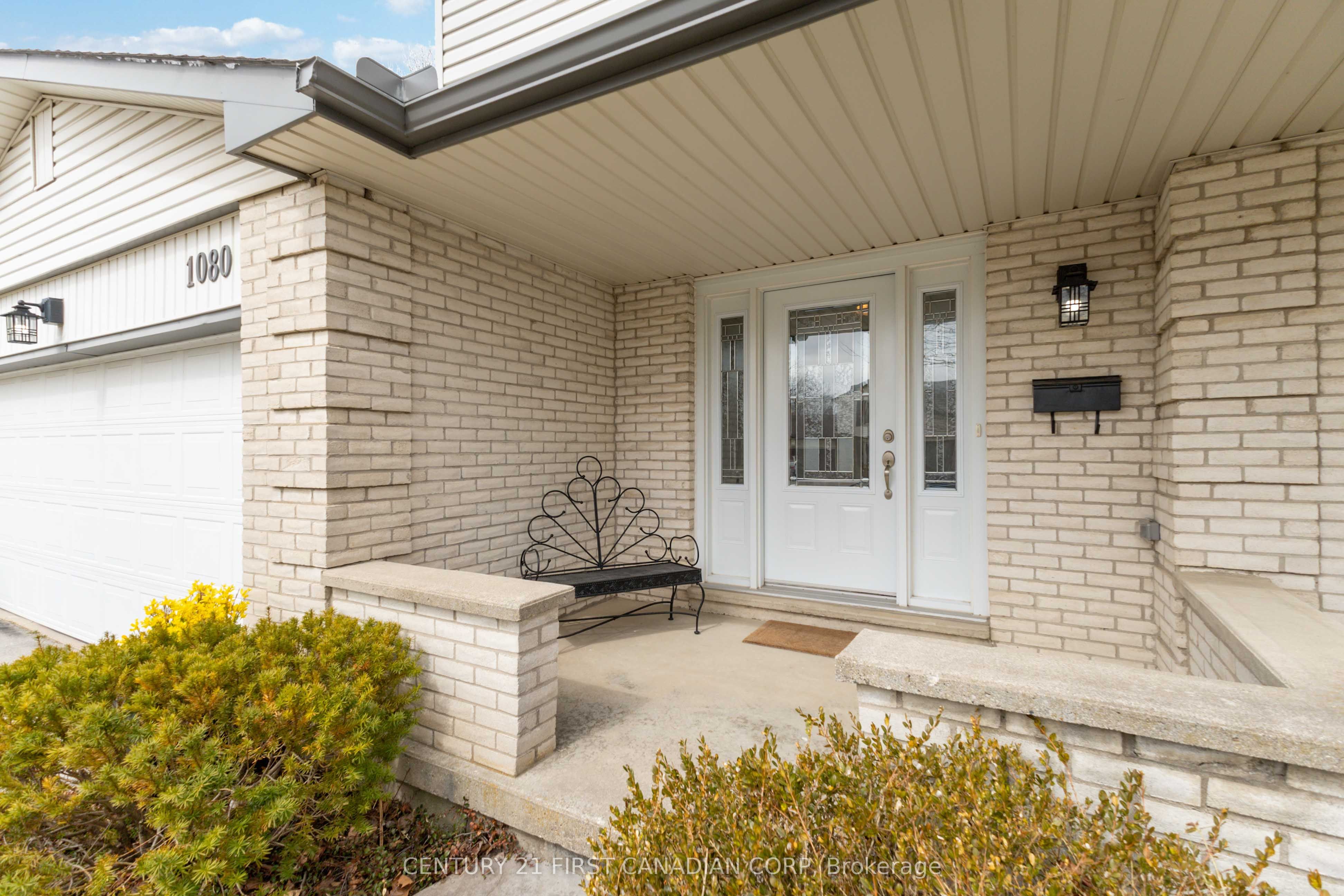 1080 Viscount Road Property Photo 3