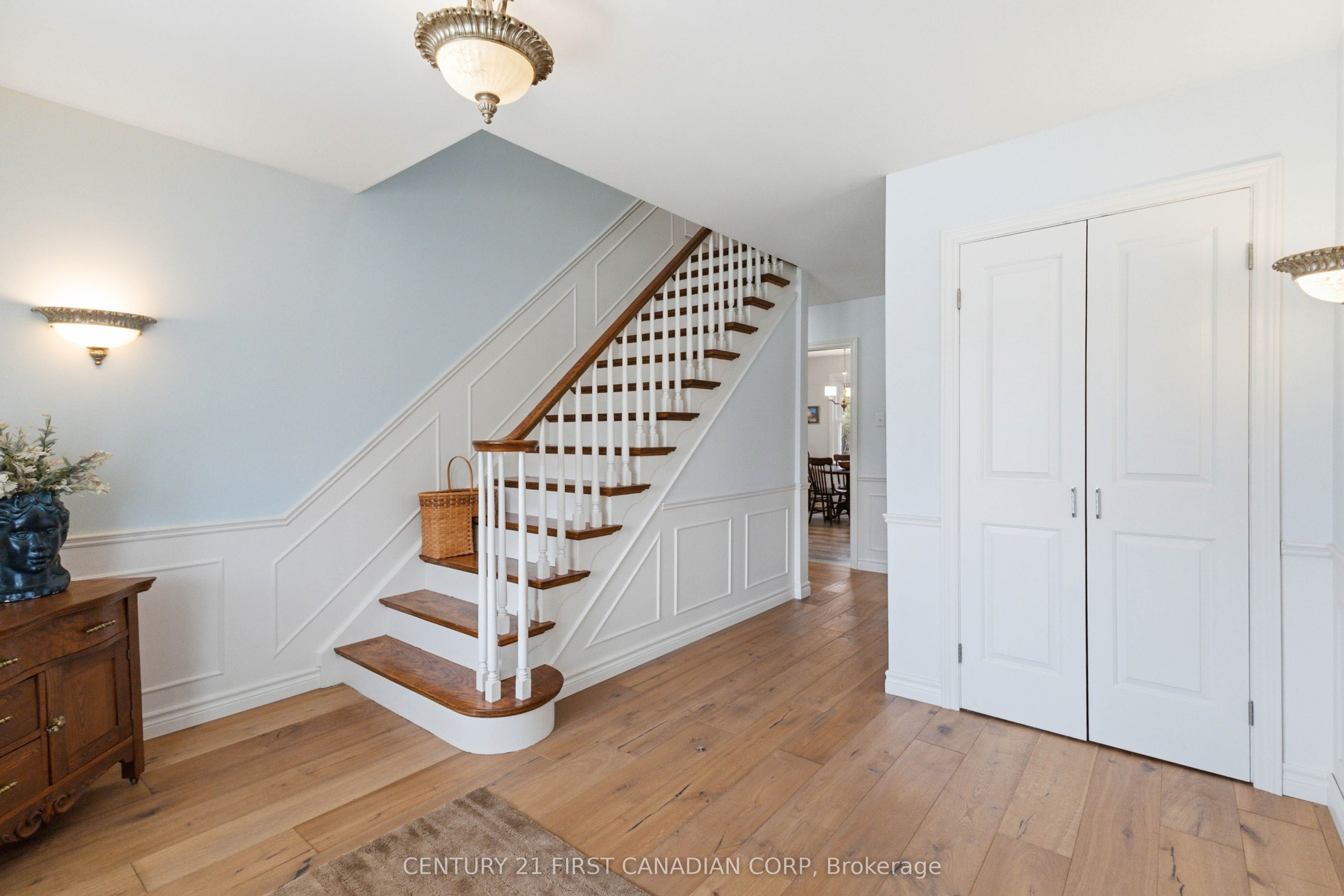 1080 Viscount Road Property Photo 5