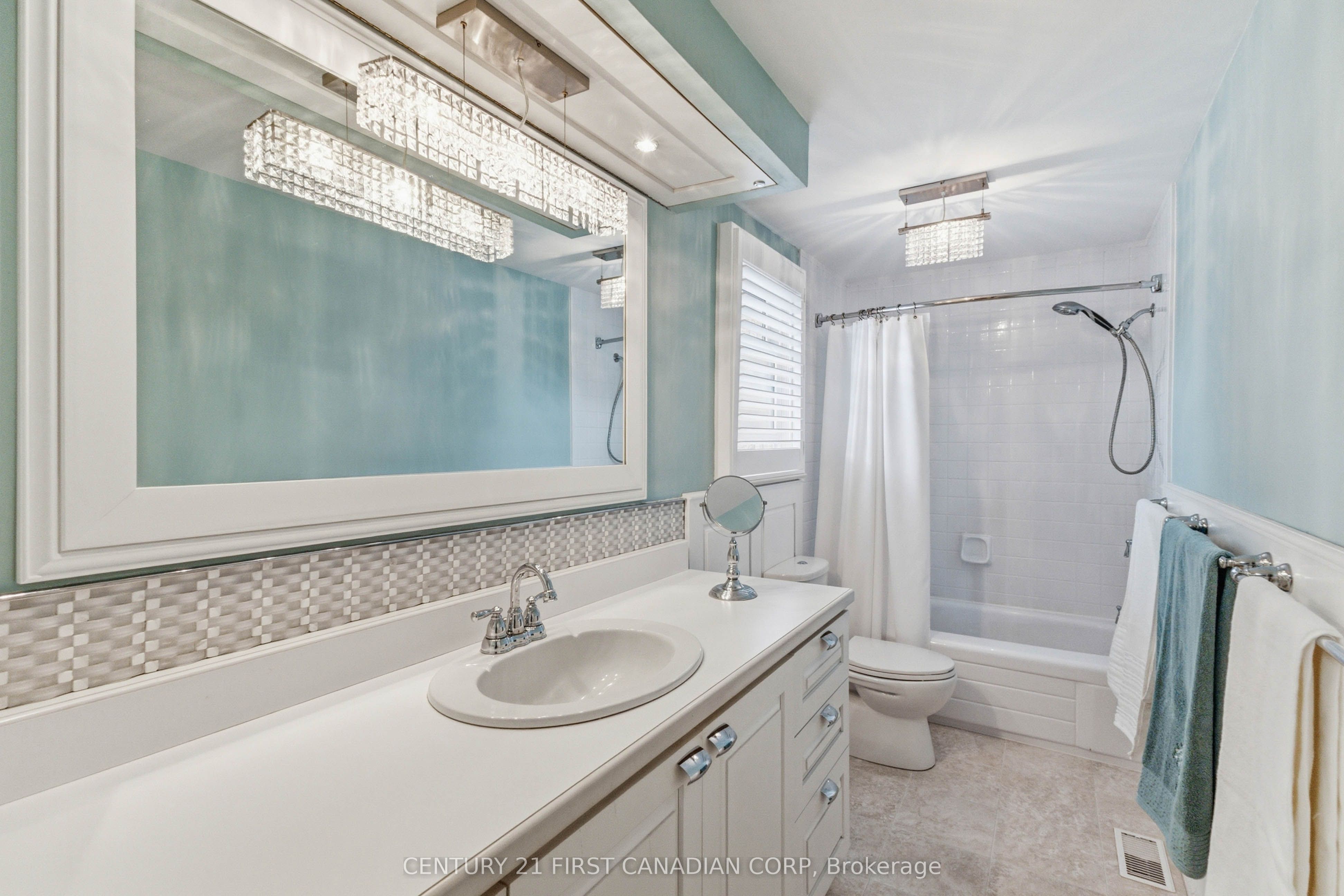 1080 Viscount Road Property Photo 31