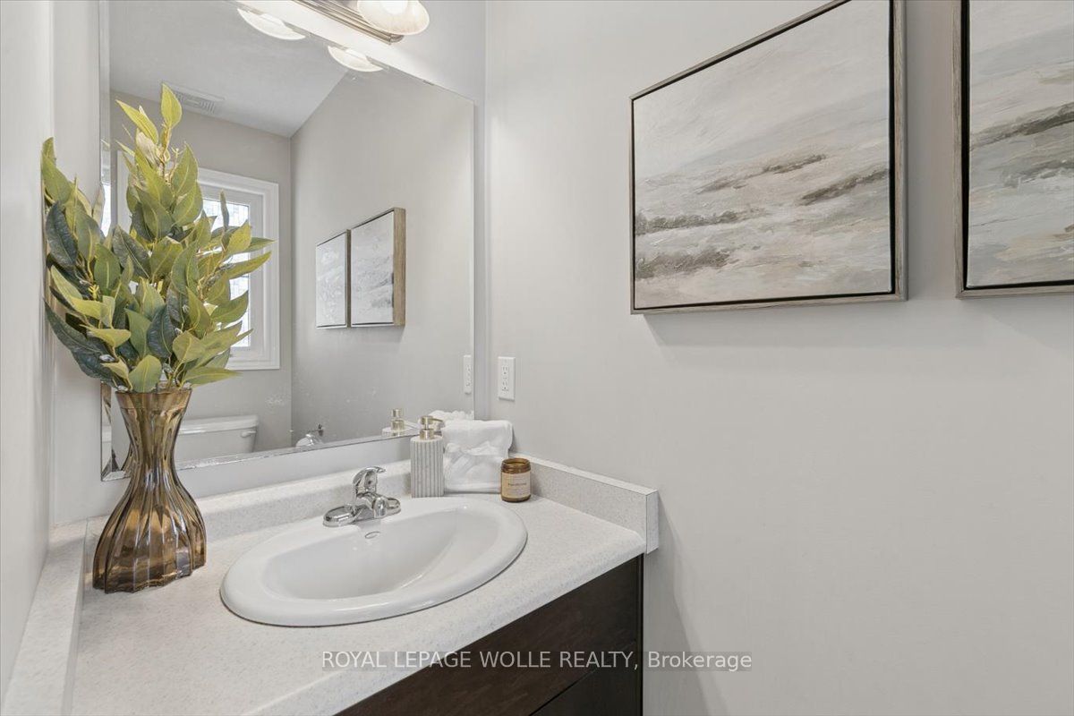 1453 Dunkirk Avenue Property Photo 6