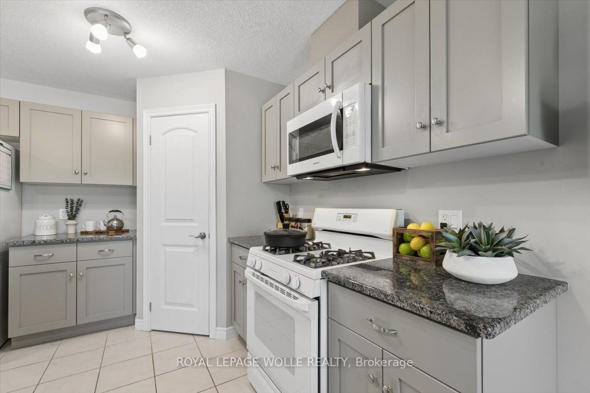 1453 Dunkirk Avenue Property Photo 11