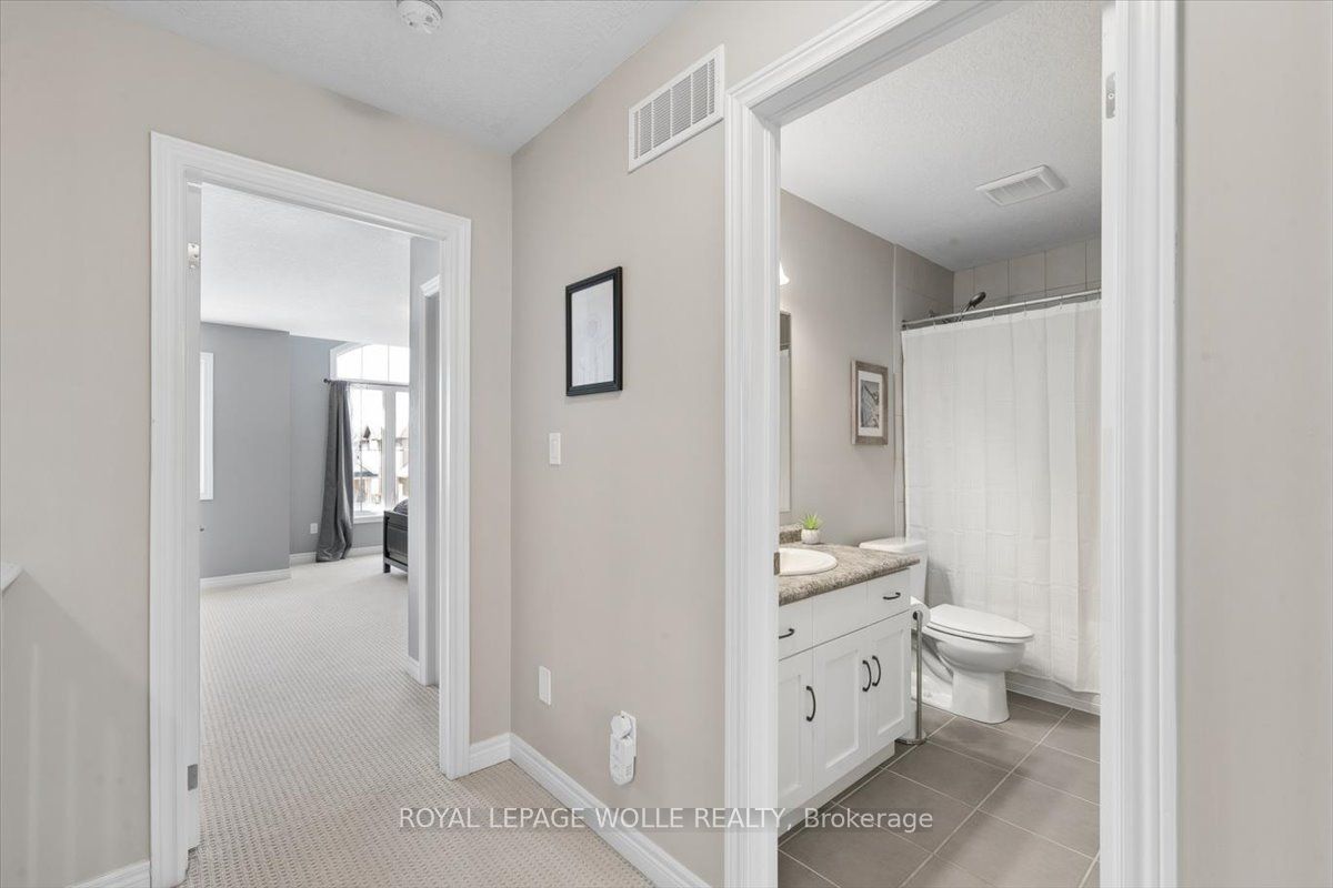 1453 Dunkirk Avenue Property Photo 18