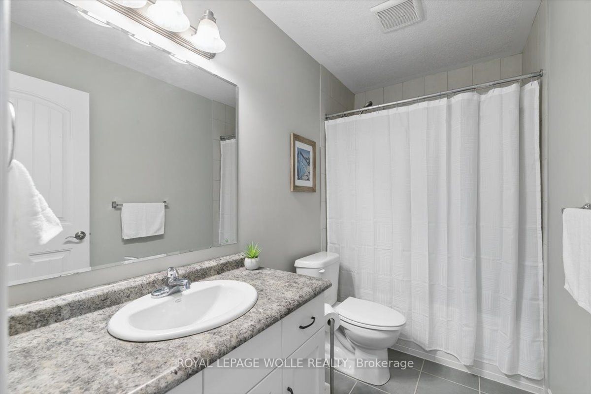 1453 Dunkirk Avenue Property Photo 19