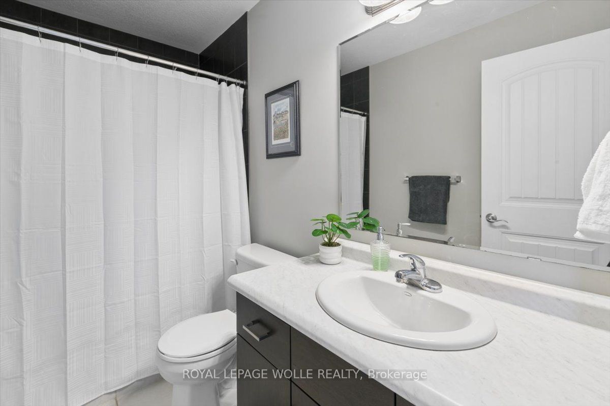 1453 Dunkirk Avenue Property Photo 22